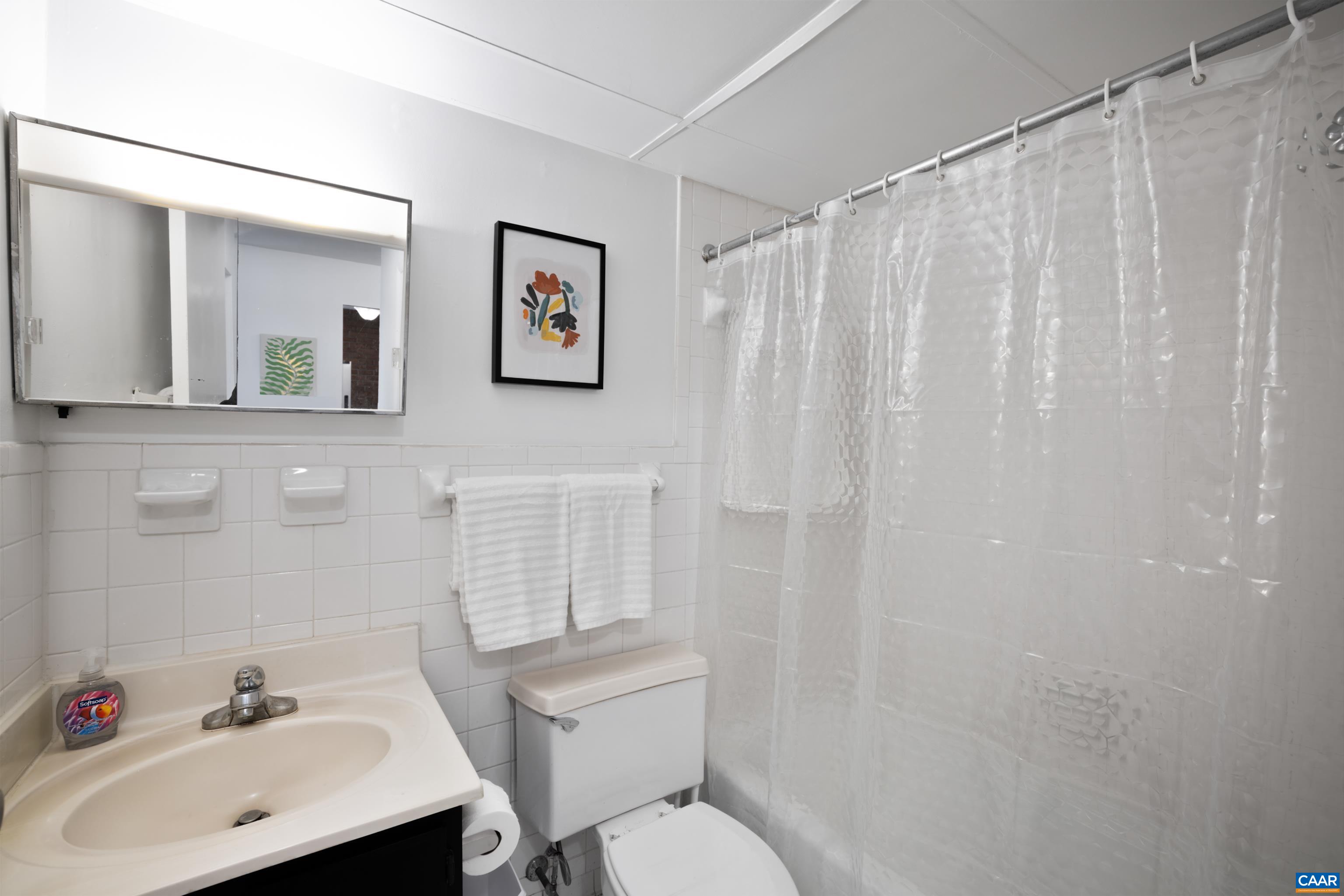 1800 JEFFERSON PARK AVE, CHARLOTTESVILLE, Virginia 22903, 1 Bedroom Bedrooms, ,1 BathroomBathrooms,Residential,1800 JEFFERSON PARK AVE,681002 MLS # 681002 1800 JEFFERSON PARK AVE, CHARLOTTESVILLE, Virginia 22903, 1 Bedroom Bedrooms, ,1 BathroomBathrooms,Residential,1800 JEFFERSON PARK AVE,681002 MLS # 681002