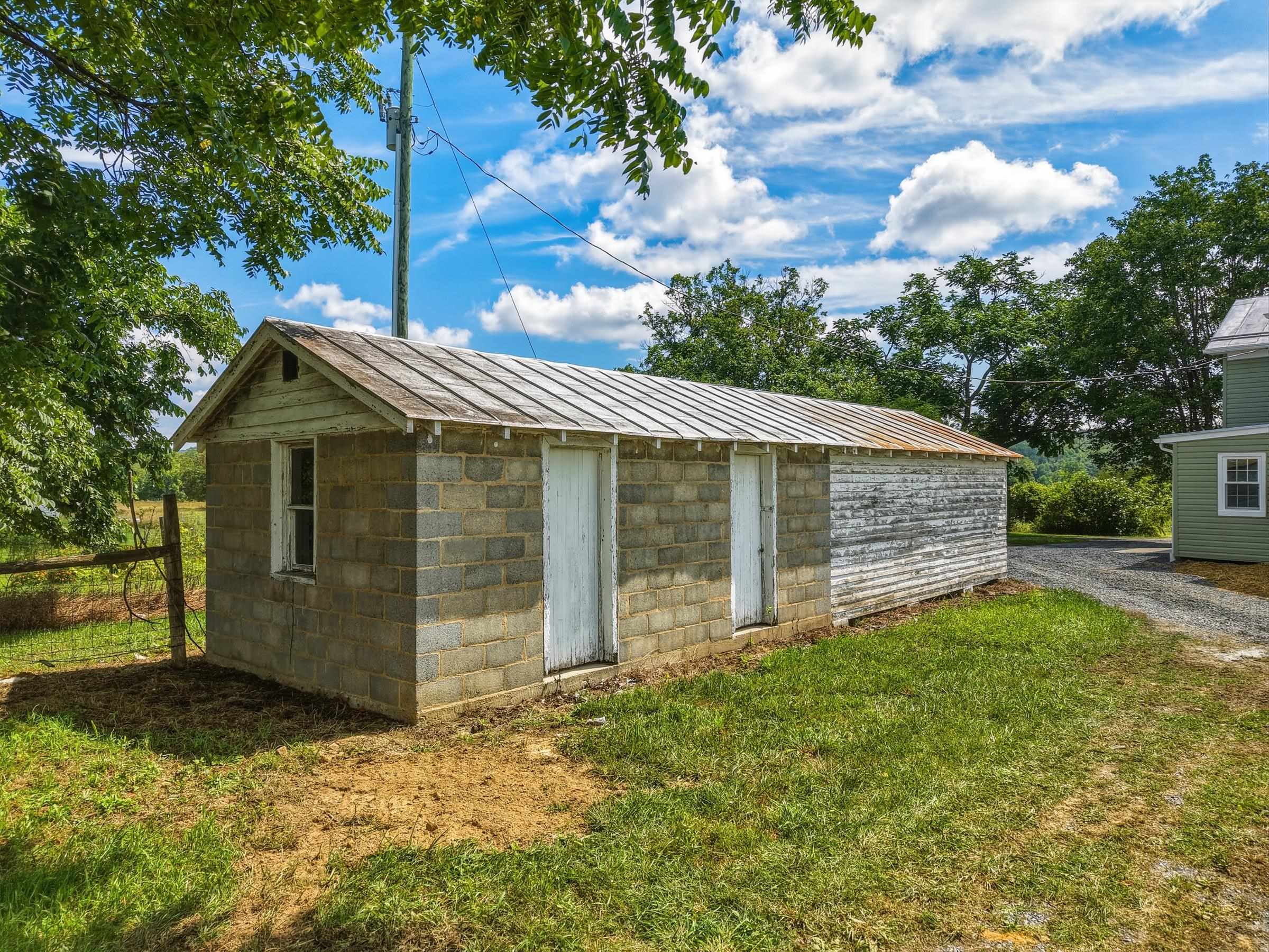 6117 ALUM SPRINGS RD, EDINBURG, Virginia 22824, 4 Bedrooms Bedrooms, ,2 BathroomsBathrooms,Residential,6117 ALUM SPRINGS RD,681005 MLS # 681005 6117 ALUM SPRINGS RD, EDINBURG, Virginia 22824, 4 Bedrooms Bedrooms, ,2 BathroomsBathrooms,Residential,6117 ALUM SPRINGS RD,681005 MLS # 681005