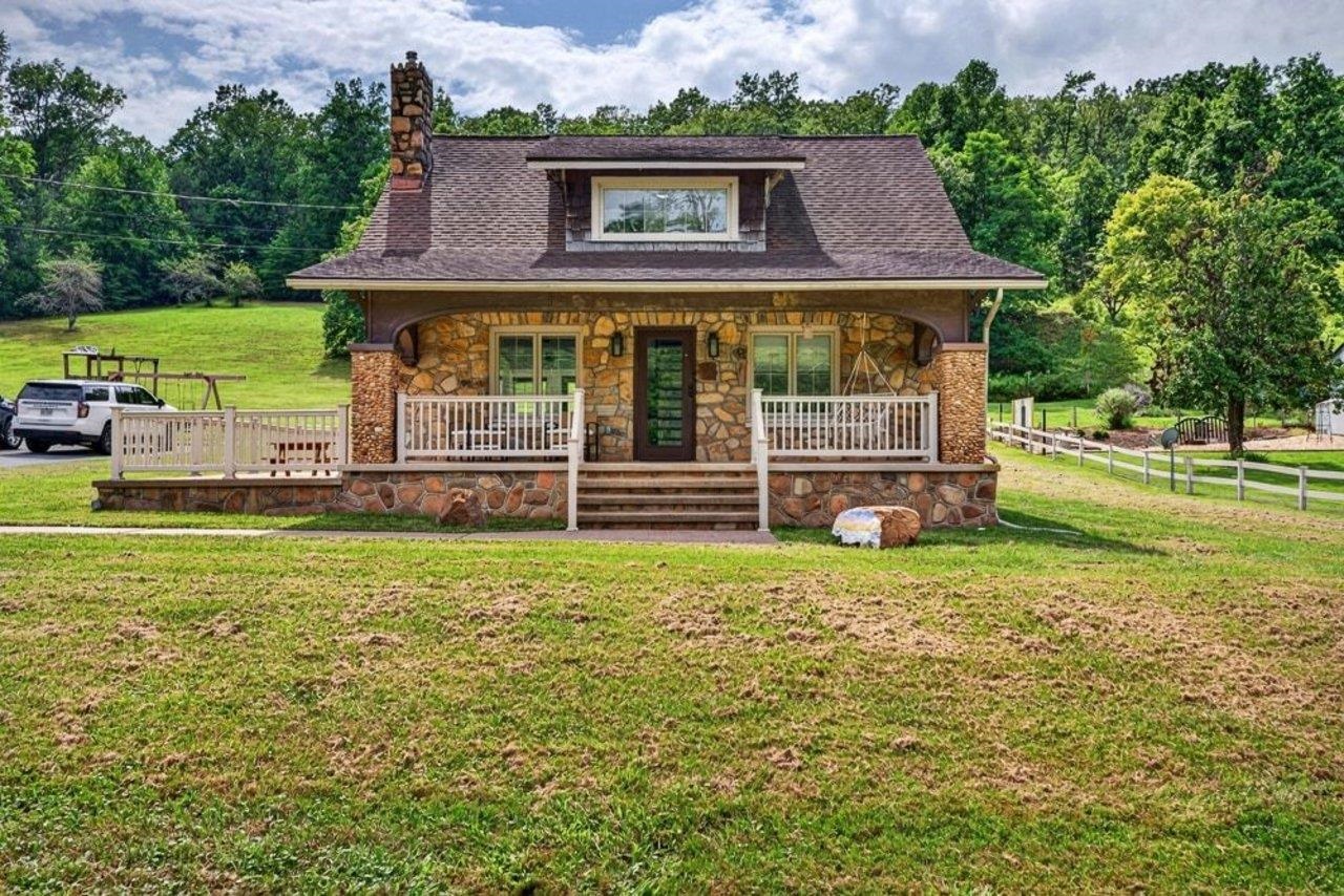 19078 SPOTSWOOD TRL, ELKTON, Virginia 22827, 3 Bedrooms Bedrooms, ,2 BathroomsBathrooms,Residential,19078 SPOTSWOOD TRL,681011 MLS # 681011 19078 SPOTSWOOD TRL, ELKTON, Virginia 22827, 3 Bedrooms Bedrooms, ,2 BathroomsBathrooms,Residential,19078 SPOTSWOOD TRL,681011 MLS # 681011