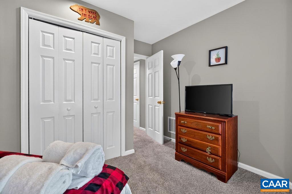 15 SHENANDOAH RIDGE CT, WINTERGREEN RESORT, Virginia 22967, 5 Bedrooms Bedrooms, ,4 BathroomsBathrooms,Residential,15 SHENANDOAH RIDGE CT,681012 MLS # 681012