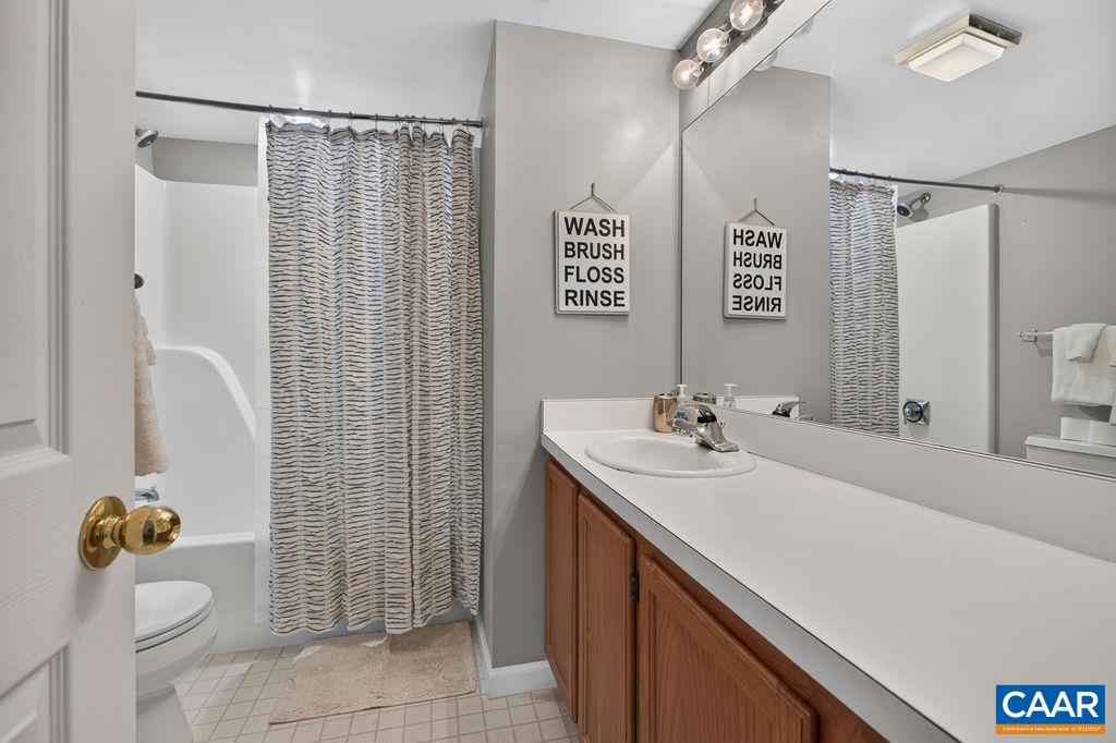 15 SHENANDOAH RIDGE CT, WINTERGREEN RESORT, Virginia 22967, 5 Bedrooms Bedrooms, ,4 BathroomsBathrooms,Residential,15 SHENANDOAH RIDGE CT,681012 MLS # 681012
