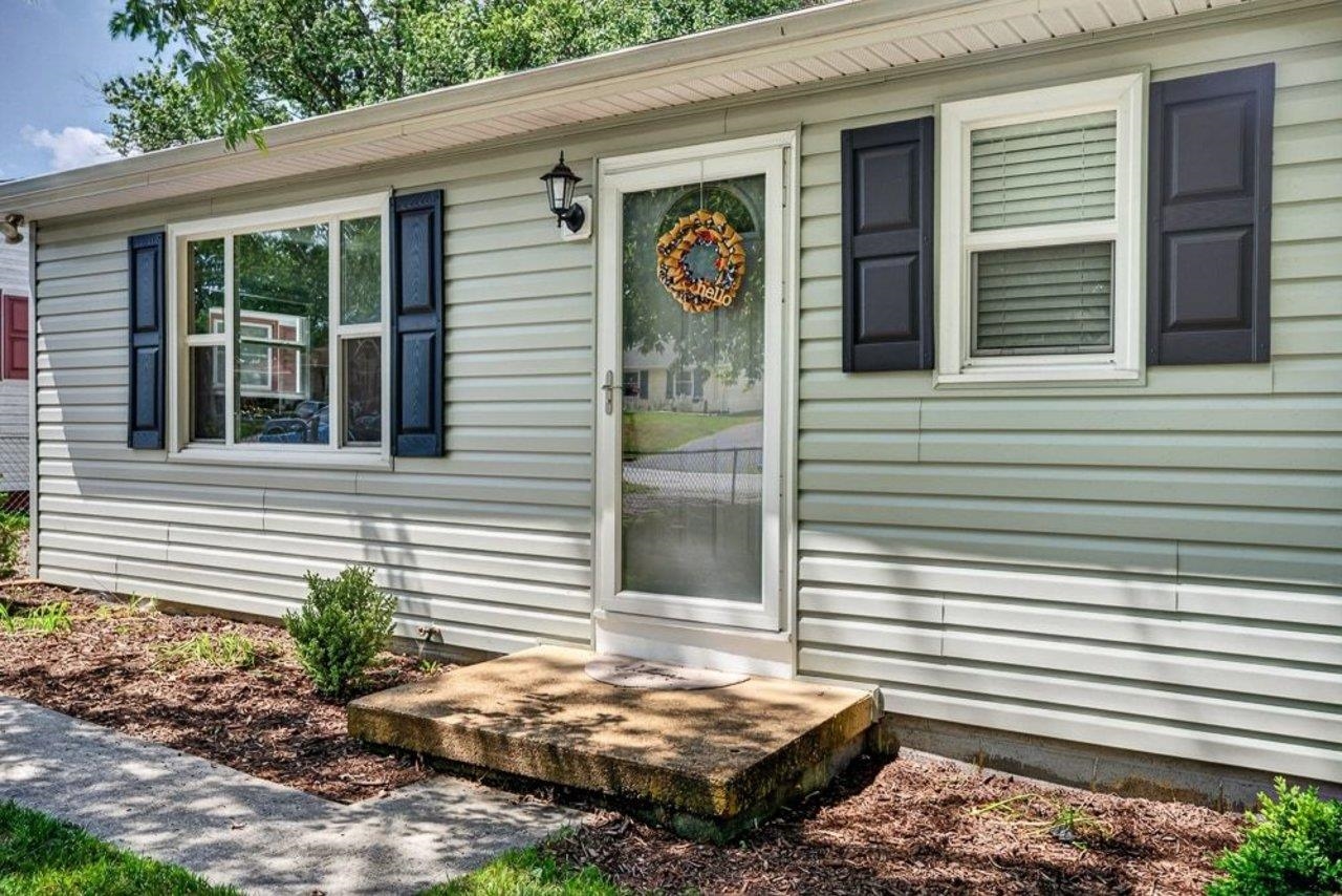 28 ARDMORE ST, VERONA, Virginia 24482, 3 Bedrooms Bedrooms, ,1 BathroomBathrooms,Residential,28 ARDMORE ST,681015 MLS # 681015 28 ARDMORE ST, VERONA, Virginia 24482, 3 Bedrooms Bedrooms, ,1 BathroomBathrooms,Residential,28 ARDMORE ST,681015 MLS # 681015