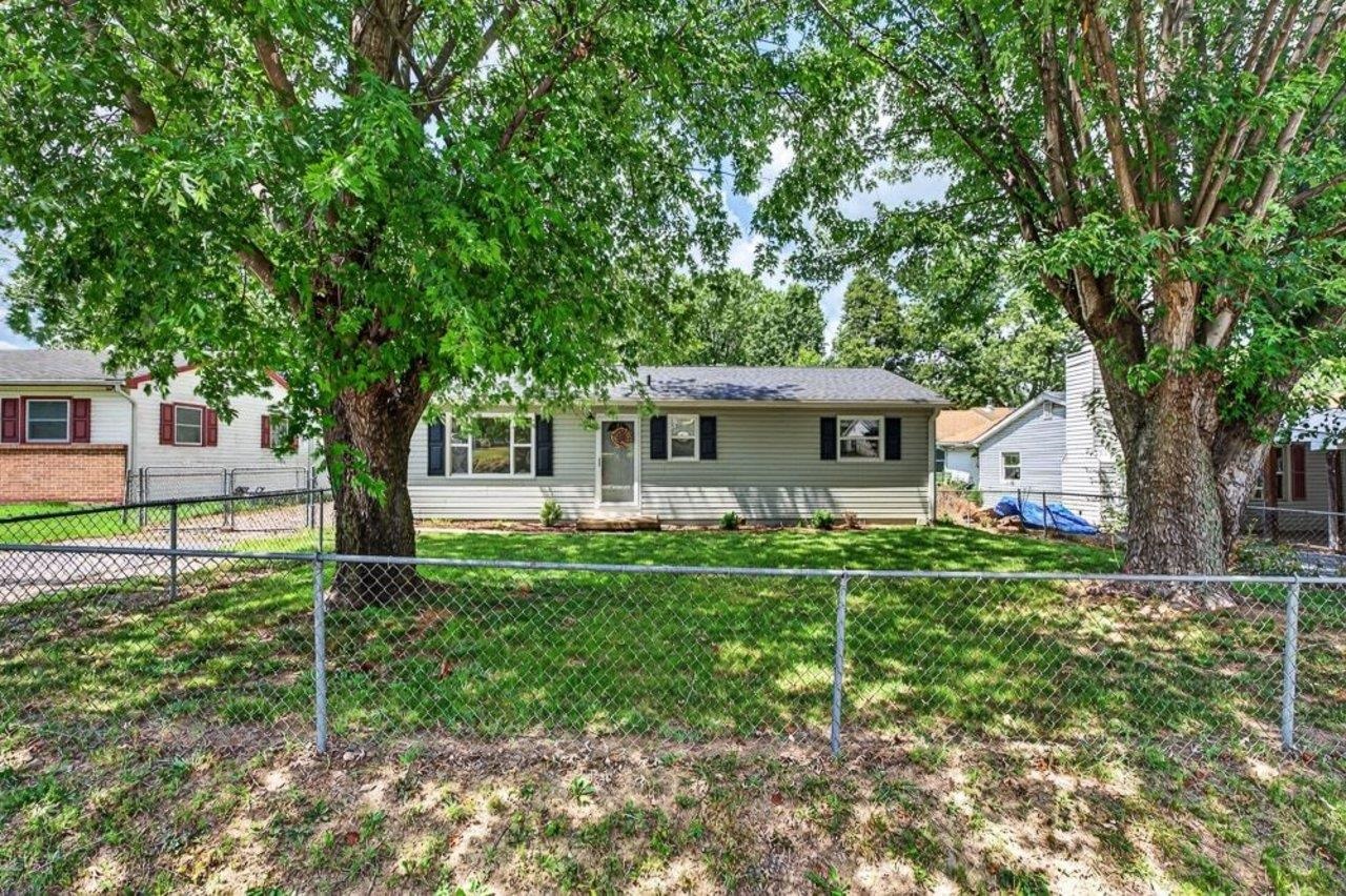 28 ARDMORE ST, VERONA, Virginia 24482, 3 Bedrooms Bedrooms, ,1 BathroomBathrooms,Residential,28 ARDMORE ST,681015 MLS # 681015 28 ARDMORE ST, VERONA, Virginia 24482, 3 Bedrooms Bedrooms, ,1 BathroomBathrooms,Residential,28 ARDMORE ST,681015 MLS # 681015