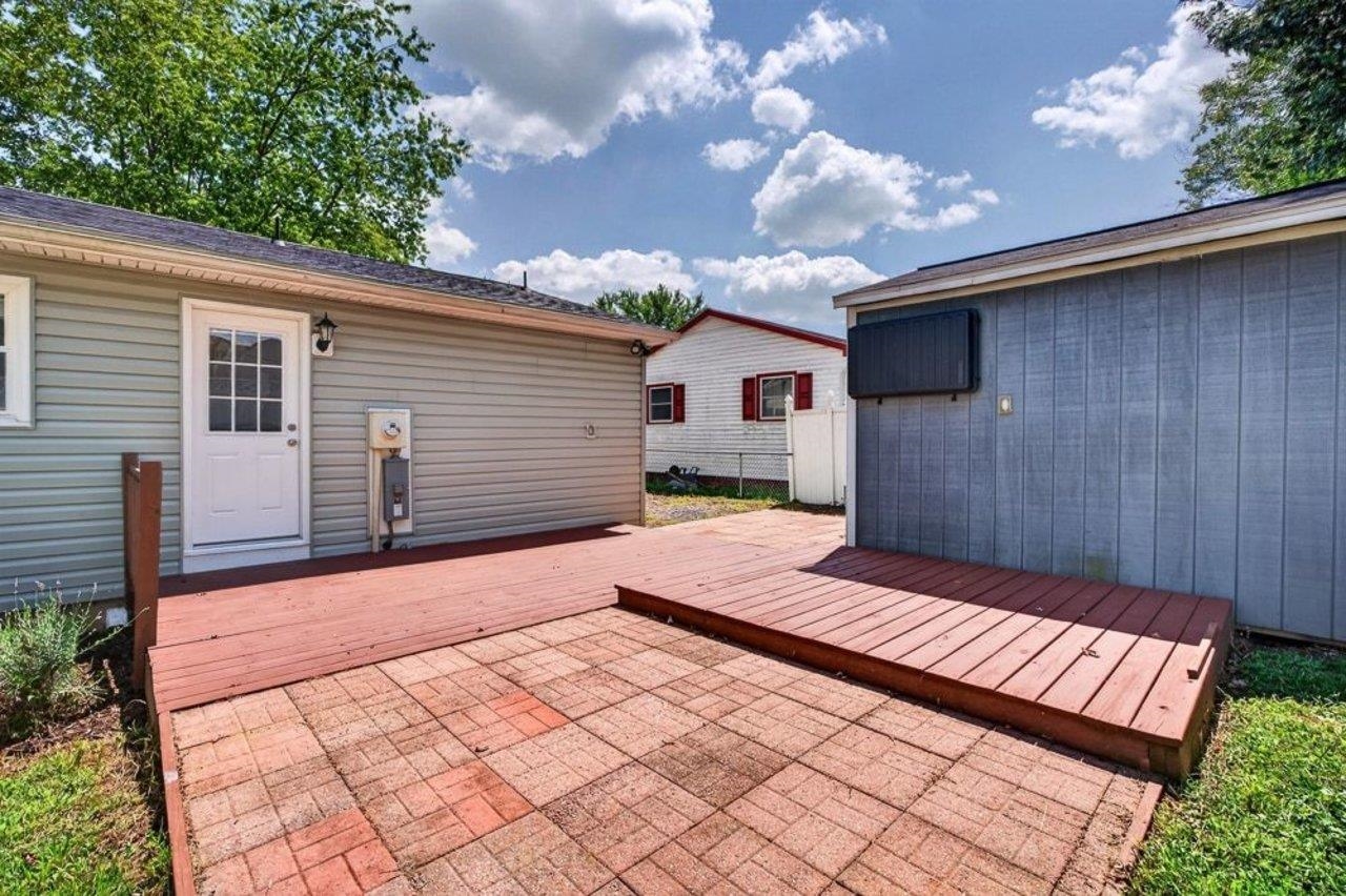 28 ARDMORE ST, VERONA, Virginia 24482, 3 Bedrooms Bedrooms, ,1 BathroomBathrooms,Residential,28 ARDMORE ST,681015 MLS # 681015 28 ARDMORE ST, VERONA, Virginia 24482, 3 Bedrooms Bedrooms, ,1 BathroomBathrooms,Residential,28 ARDMORE ST,681015 MLS # 681015