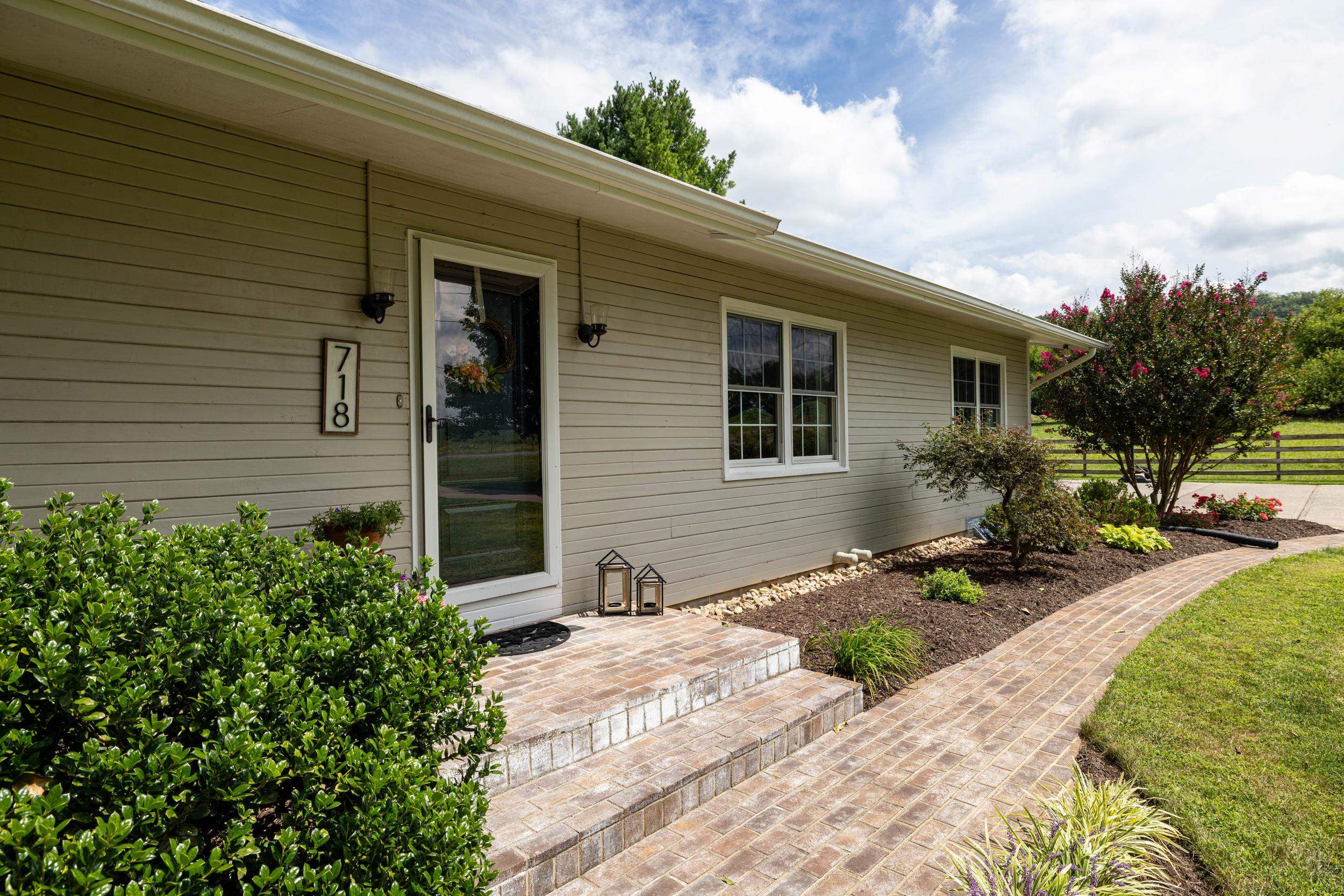 718 WEAVER RD, ROCKINGHAM, Virginia 22802, 4 Bedrooms Bedrooms, ,2 BathroomsBathrooms,Residential,718 WEAVER RD,681016 MLS # 681016