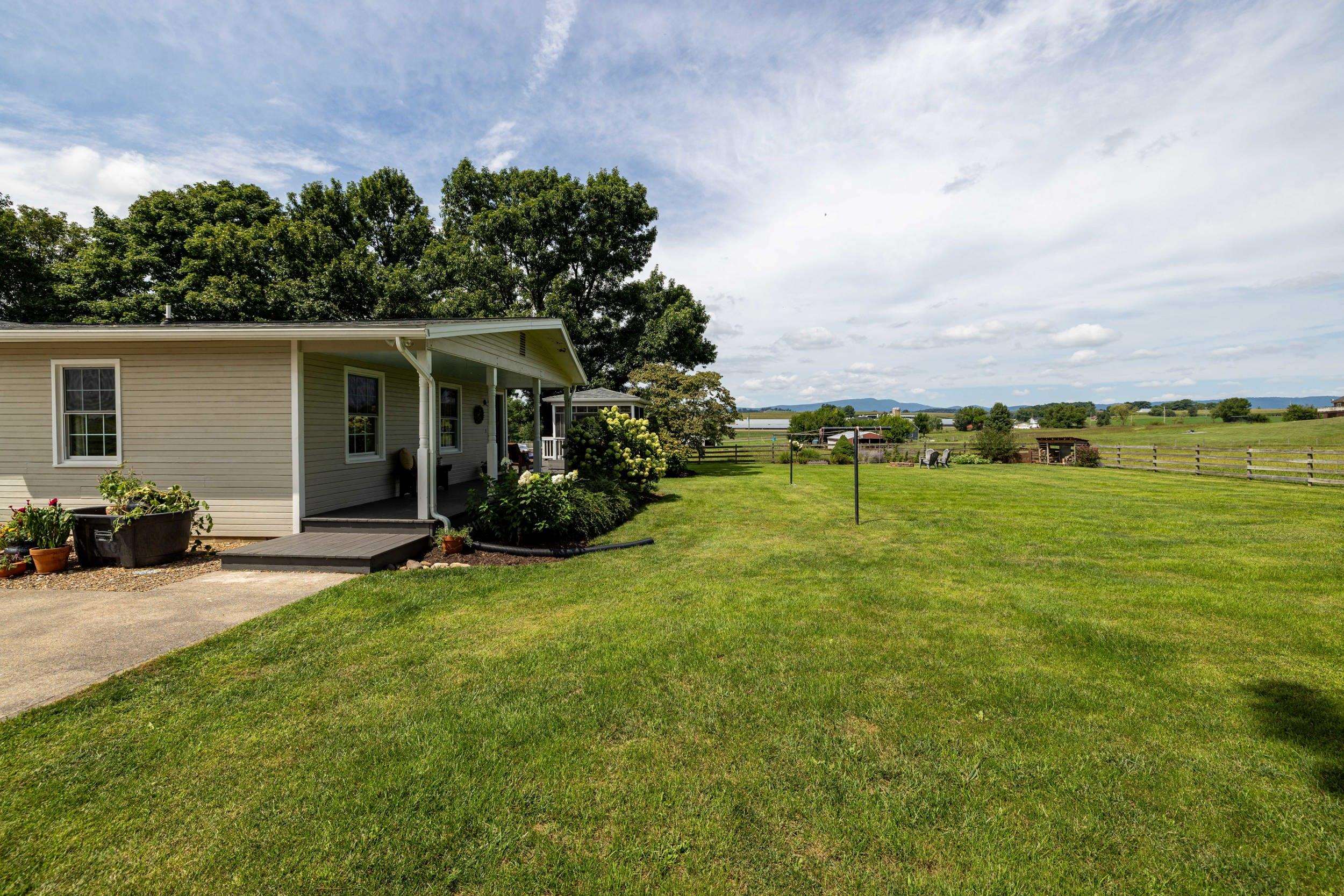 718 WEAVER RD, ROCKINGHAM, Virginia 22802, 4 Bedrooms Bedrooms, ,2 BathroomsBathrooms,Residential,718 WEAVER RD,681016 MLS # 681016