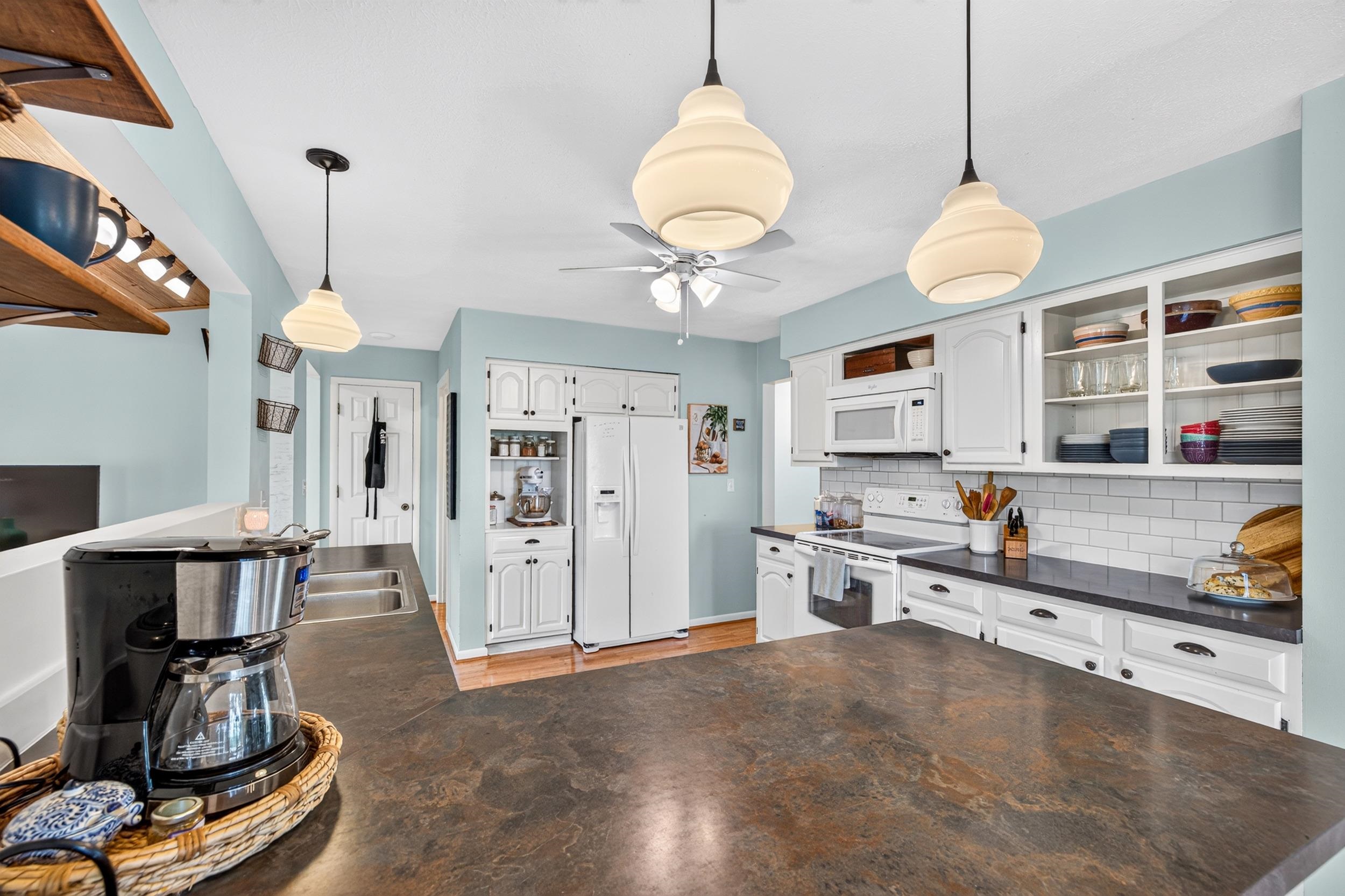 718 WEAVER RD, ROCKINGHAM, Virginia 22802, 4 Bedrooms Bedrooms, ,2 BathroomsBathrooms,Residential,718 WEAVER RD,681016 MLS # 681016