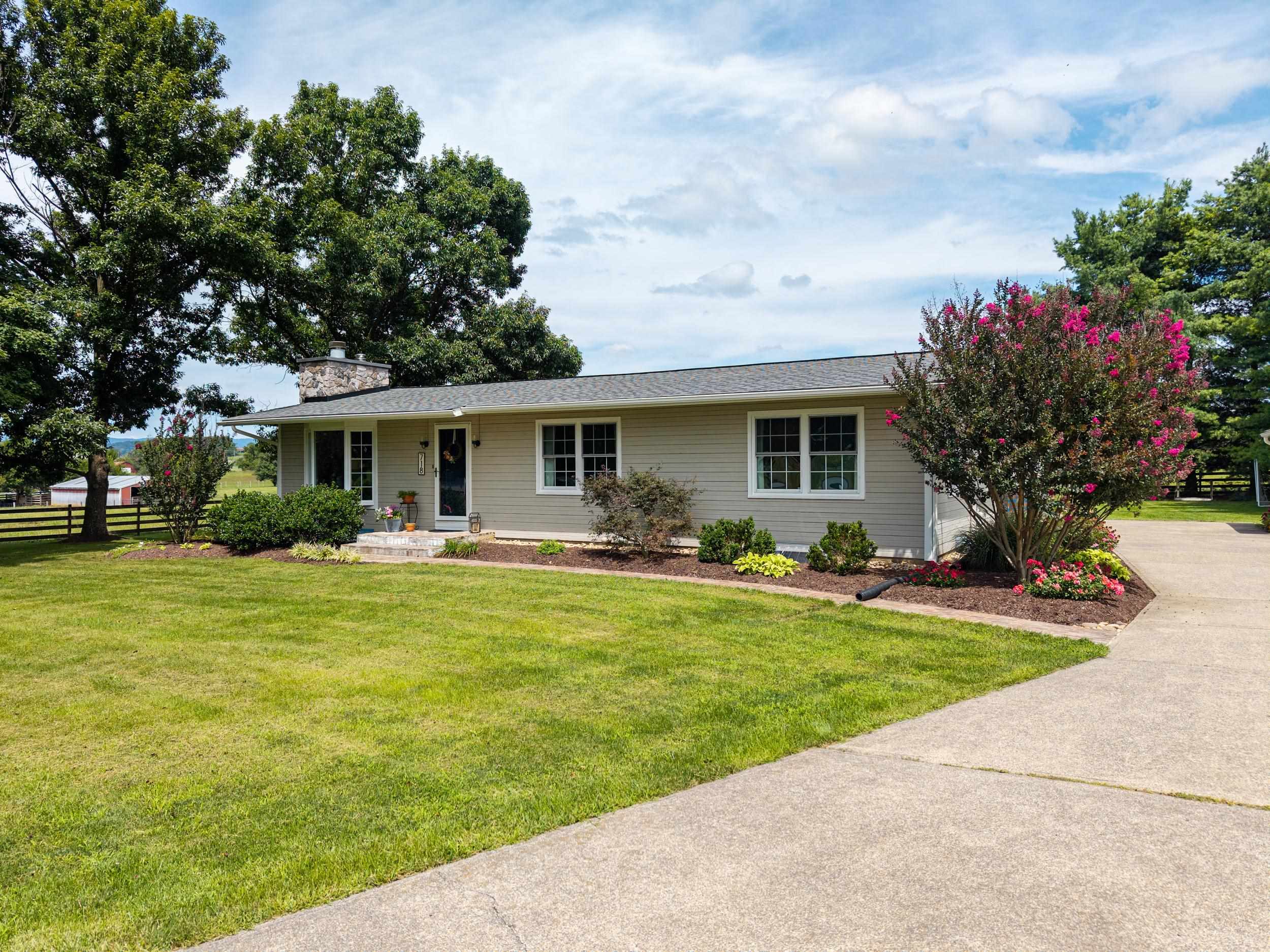 718 WEAVER RD, ROCKINGHAM, Virginia 22802, 4 Bedrooms Bedrooms, ,2 BathroomsBathrooms,Residential,718 WEAVER RD,681016 MLS # 681016