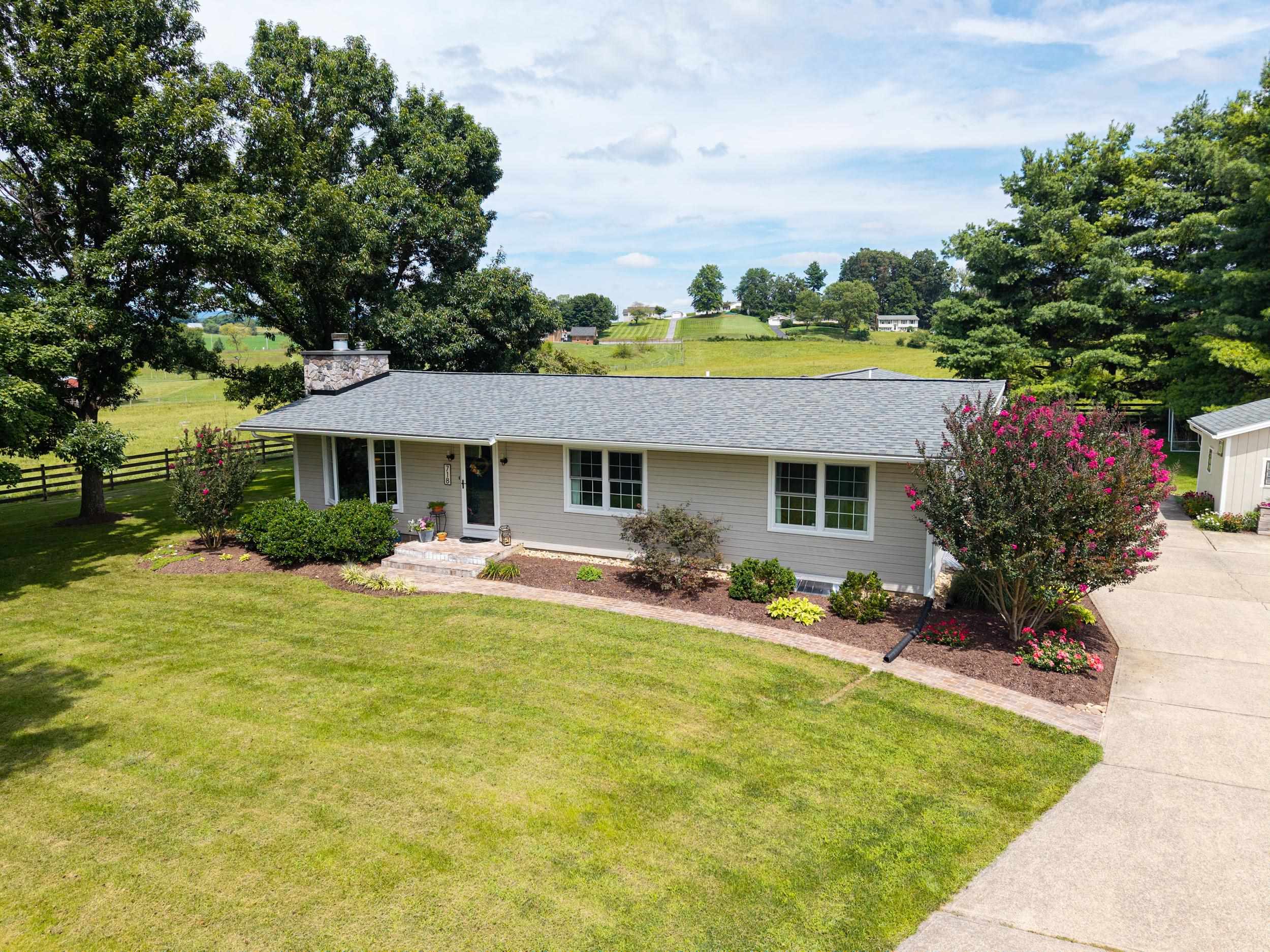 718 WEAVER RD, ROCKINGHAM, Virginia 22802, 4 Bedrooms Bedrooms, ,2 BathroomsBathrooms,Residential,718 WEAVER RD,681016 MLS # 681016