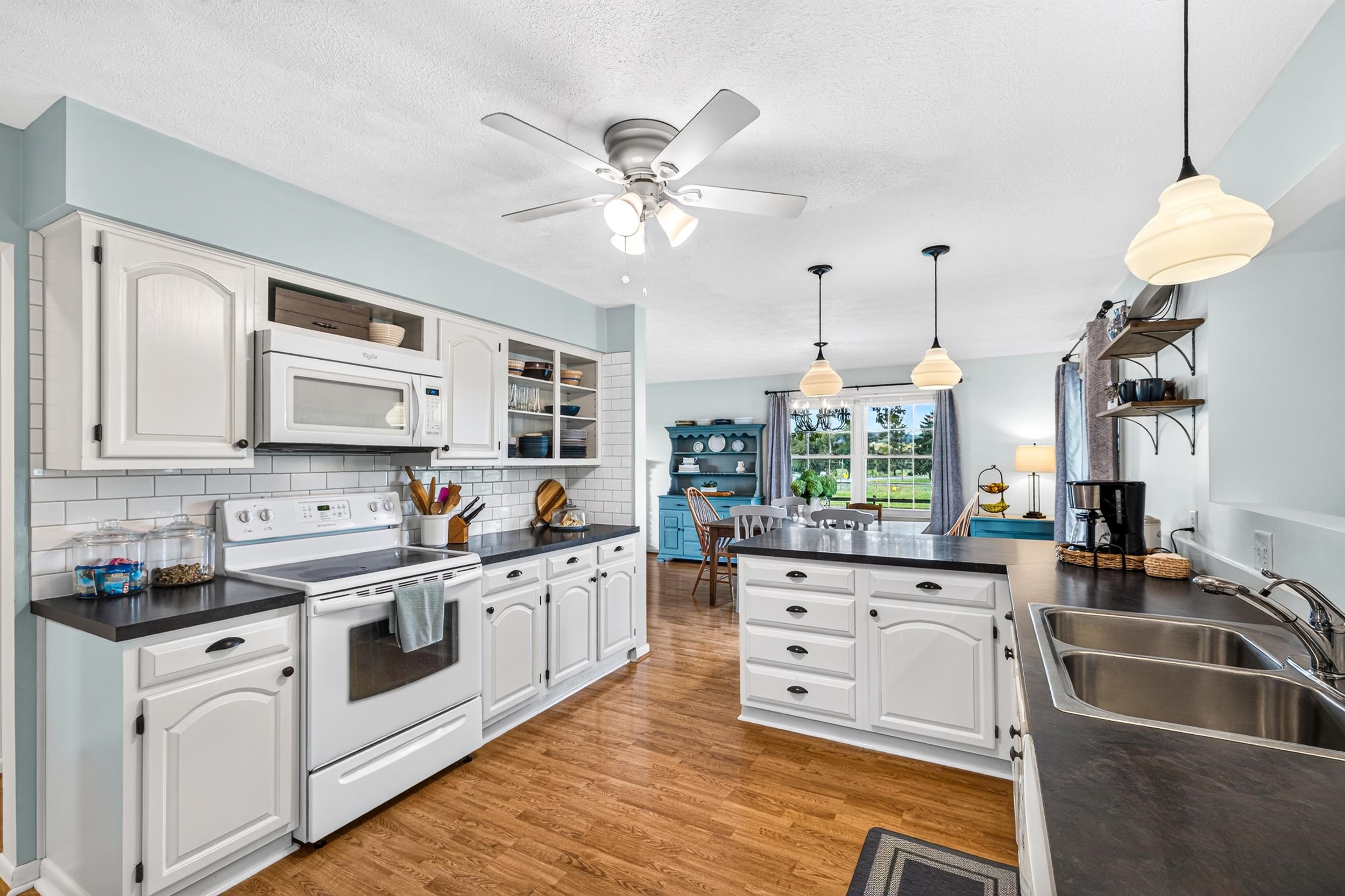 718 WEAVER RD, ROCKINGHAM, Virginia 22802, 4 Bedrooms Bedrooms, ,2 BathroomsBathrooms,Residential,718 WEAVER RD,681016 MLS # 681016