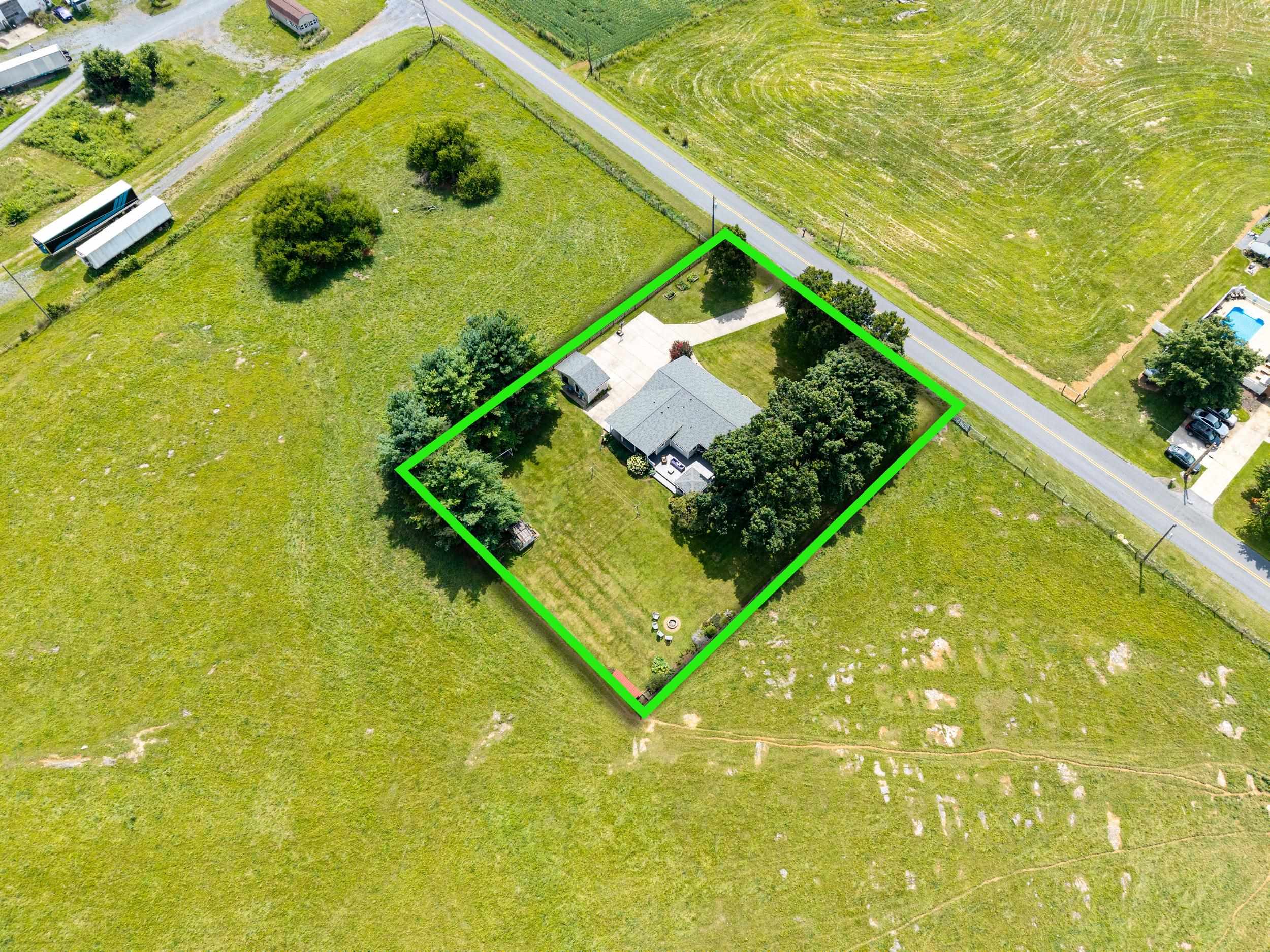718 WEAVER RD, ROCKINGHAM, Virginia 22802, 4 Bedrooms Bedrooms, ,2 BathroomsBathrooms,Residential,718 WEAVER RD,681016 MLS # 681016