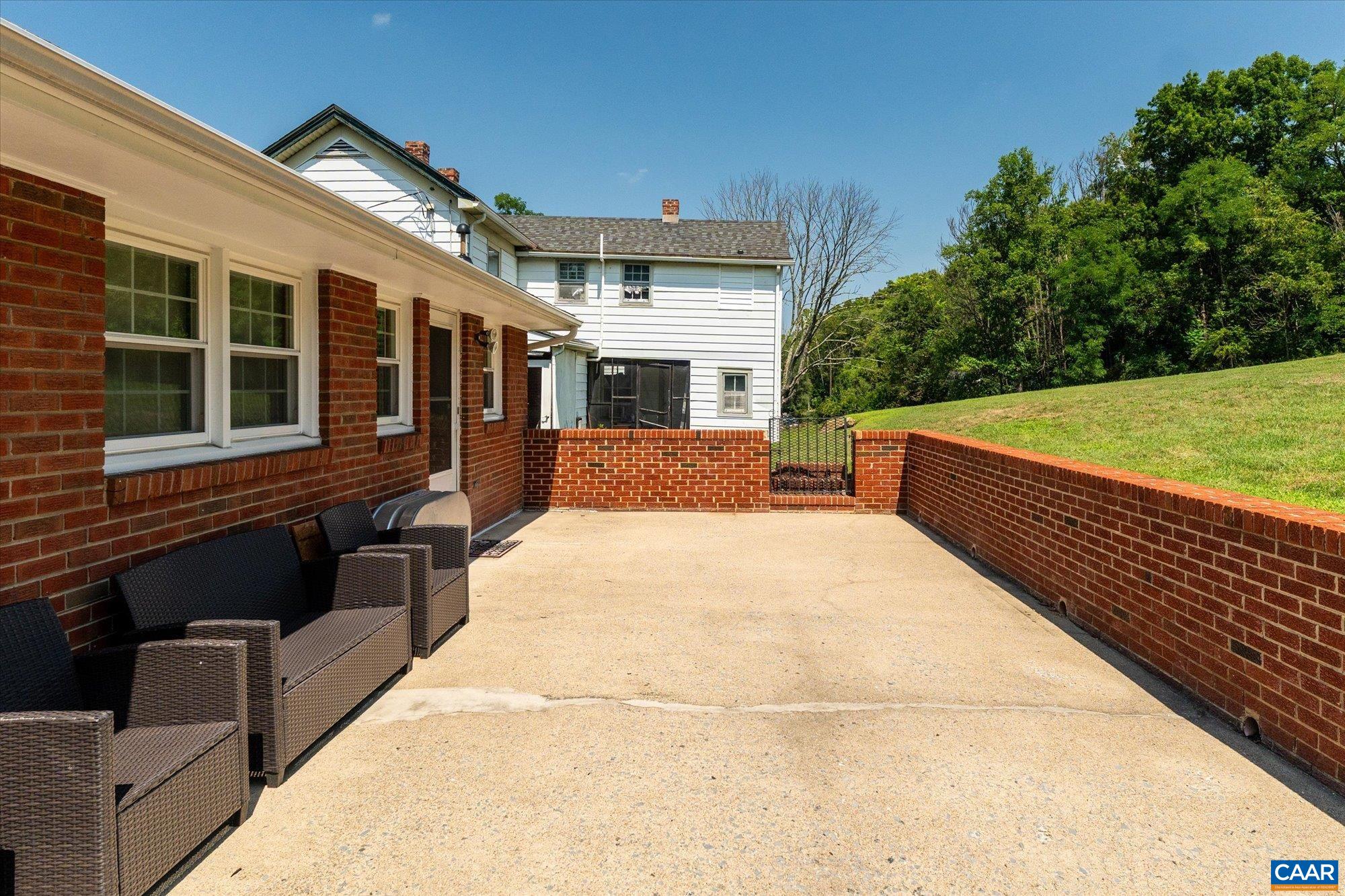1329 E MAIN ST, WAYNESBORO, Virginia 22980, 9 Bedrooms Bedrooms, ,4 BathroomsBathrooms,Residential,1329 E MAIN ST,681018 MLS # 681018