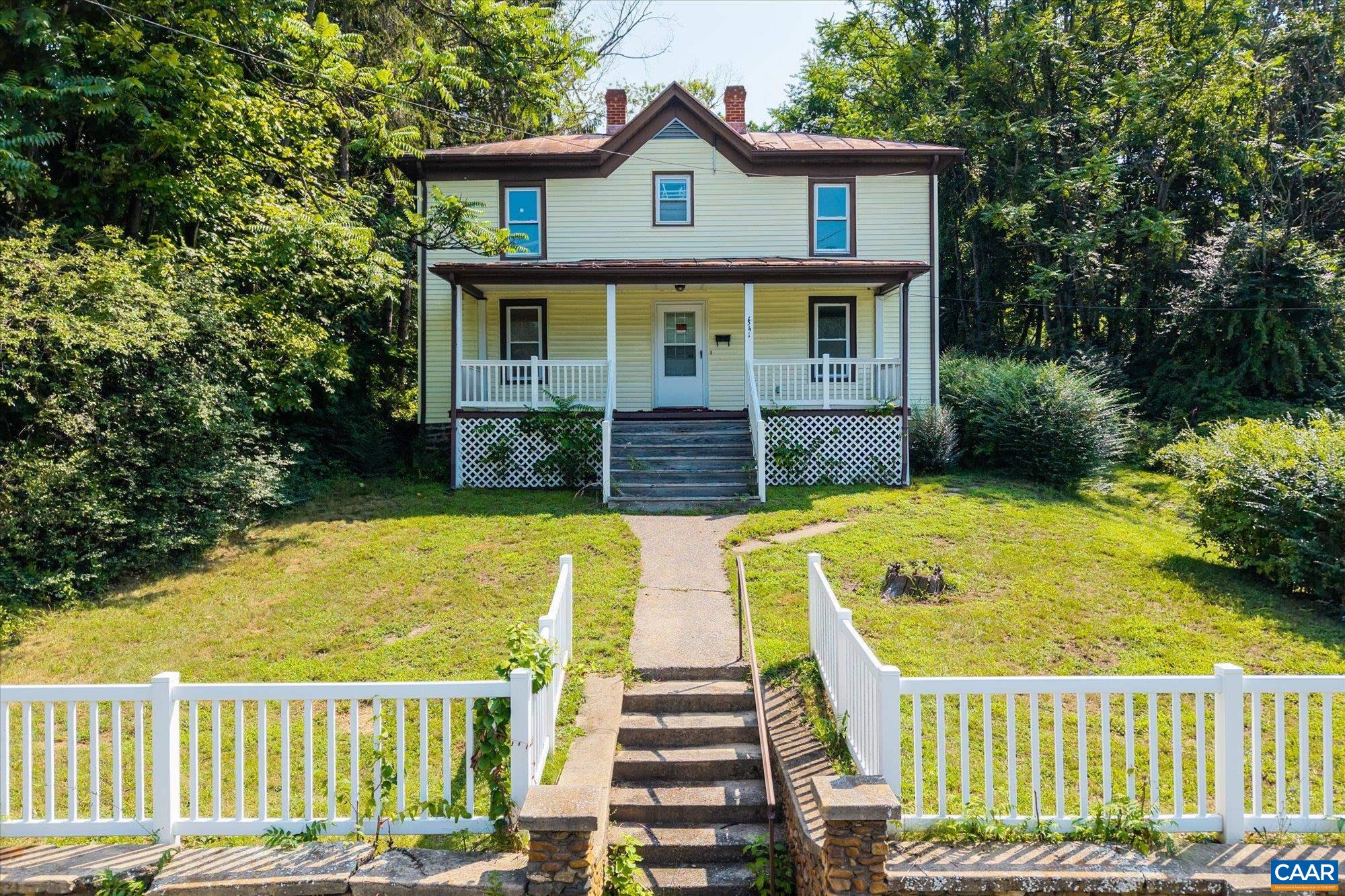 1329 E MAIN ST, WAYNESBORO, Virginia 22980, 9 Bedrooms Bedrooms, ,4 BathroomsBathrooms,Residential,1329 E MAIN ST,681018 MLS # 681018
