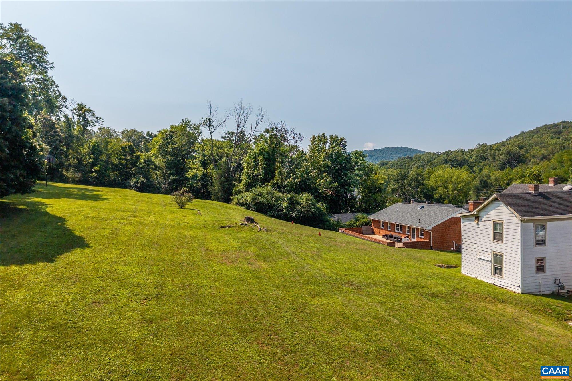 1329 E MAIN ST, WAYNESBORO, Virginia 22980, 9 Bedrooms Bedrooms, ,4 BathroomsBathrooms,Residential,1329 E MAIN ST,681018 MLS # 681018