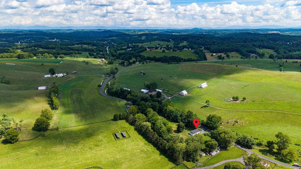 197 WHISKEY CREEK RD, CHURCHVILLE, Virginia 24421, 2 Bedrooms Bedrooms, ,1 BathroomBathrooms,Residential,197 WHISKEY CREEK RD,681023 MLS # 681023 197 WHISKEY CREEK RD, CHURCHVILLE, Virginia 24421, 2 Bedrooms Bedrooms, ,1 BathroomBathrooms,Residential,197 WHISKEY CREEK RD,681023 MLS # 681023