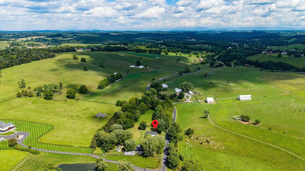 197 WHISKEY CREEK RD, CHURCHVILLE, Virginia 24421, 2 Bedrooms Bedrooms, ,1 BathroomBathrooms,Residential,197 WHISKEY CREEK RD,681023 MLS # 681023 197 WHISKEY CREEK RD, CHURCHVILLE, Virginia 24421, 2 Bedrooms Bedrooms, ,1 BathroomBathrooms,Residential,197 WHISKEY CREEK RD,681023 MLS # 681023
