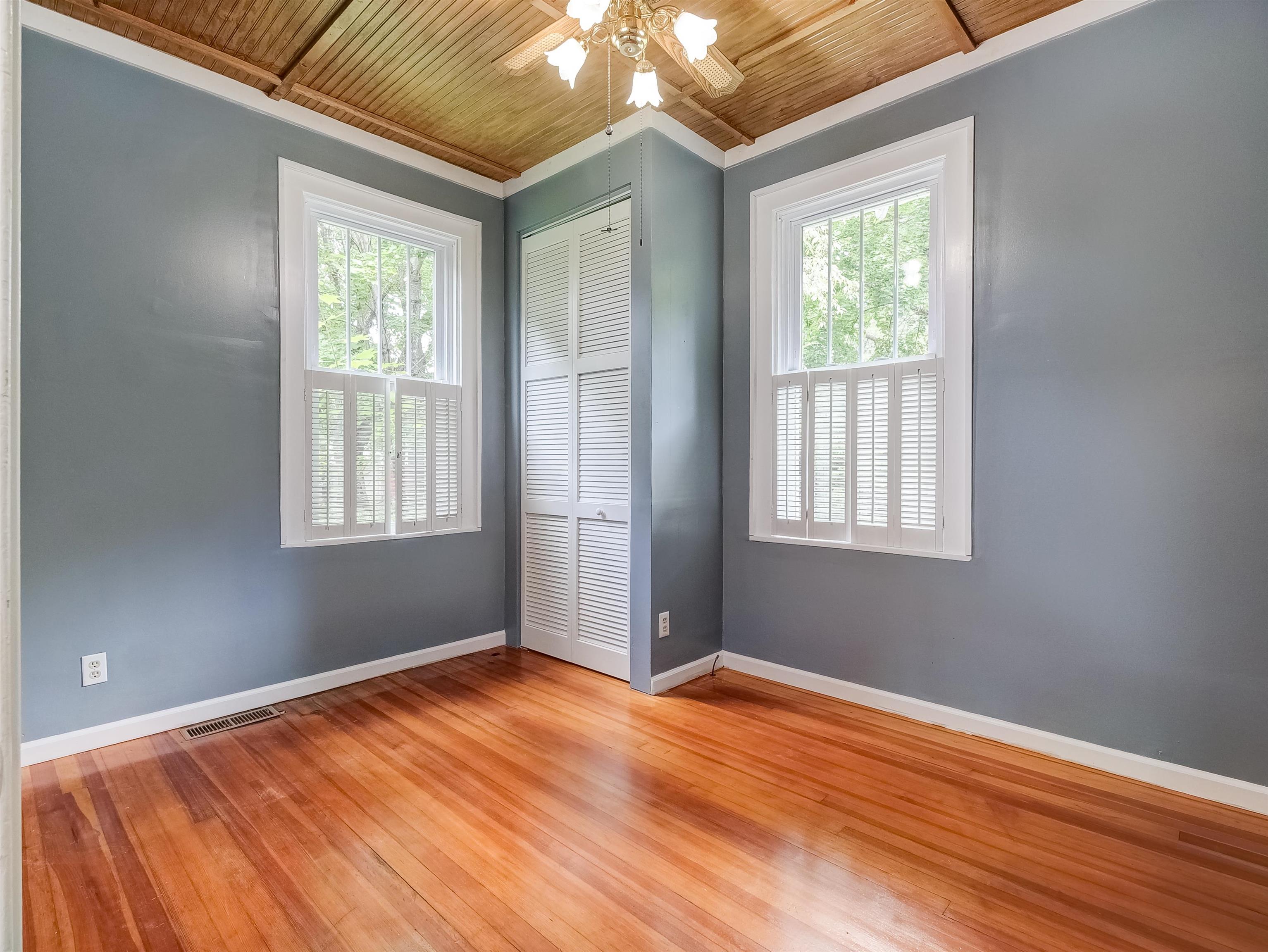 8966 SAM SNEAD HWY, HOT SPRINGS, Virginia 24445, 4 Bedrooms Bedrooms, ,2 BathroomsBathrooms,Residential,8966 SAM SNEAD HWY,681024 MLS # 681024 8966 SAM SNEAD HWY, HOT SPRINGS, Virginia 24445, 4 Bedrooms Bedrooms, ,2 BathroomsBathrooms,Residential,8966 SAM SNEAD HWY,681024 MLS # 681024