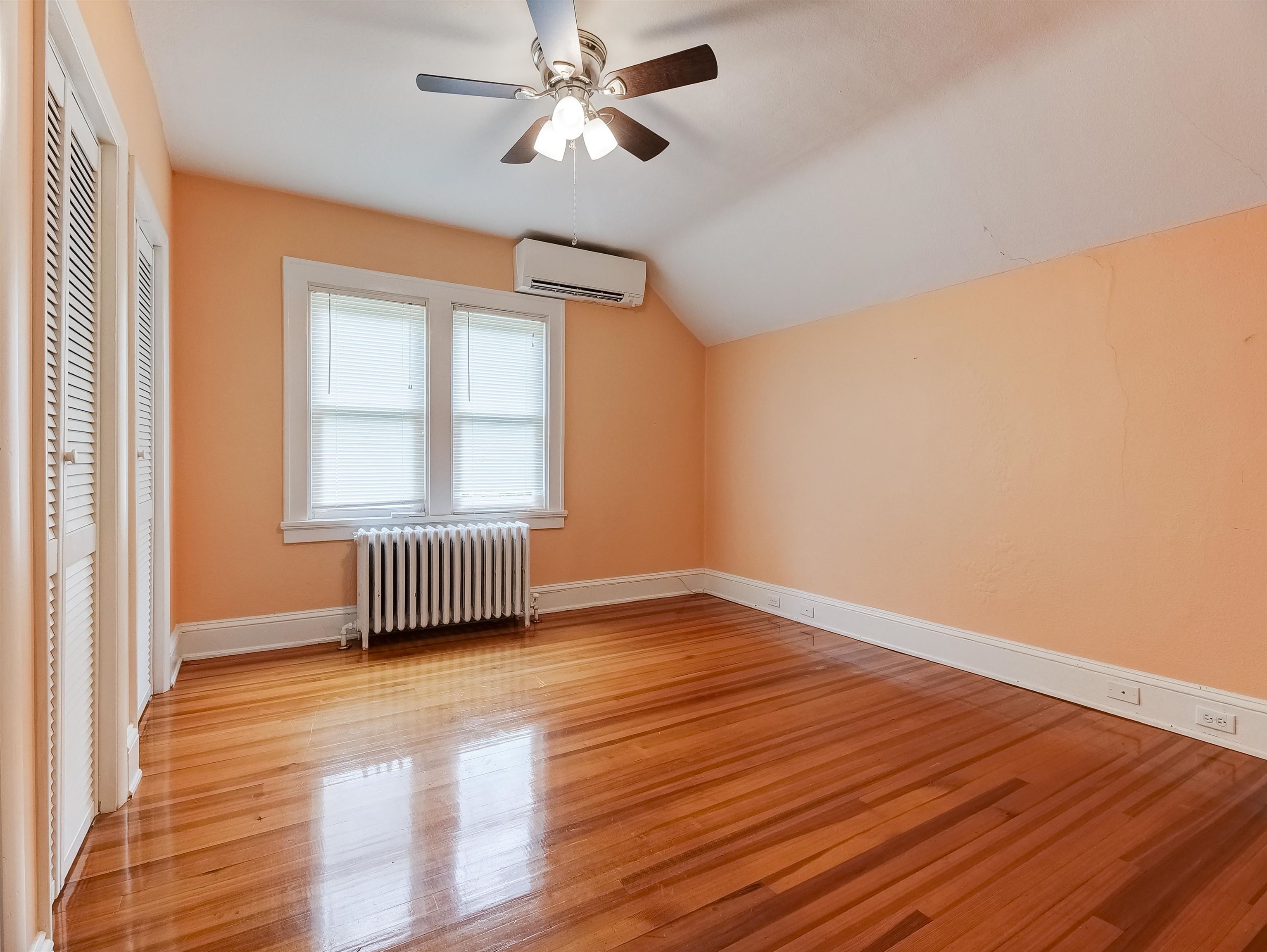 8966 SAM SNEAD HWY, HOT SPRINGS, Virginia 24445, 4 Bedrooms Bedrooms, ,2 BathroomsBathrooms,Residential,8966 SAM SNEAD HWY,681024 MLS # 681024 8966 SAM SNEAD HWY, HOT SPRINGS, Virginia 24445, 4 Bedrooms Bedrooms, ,2 BathroomsBathrooms,Residential,8966 SAM SNEAD HWY,681024 MLS # 681024