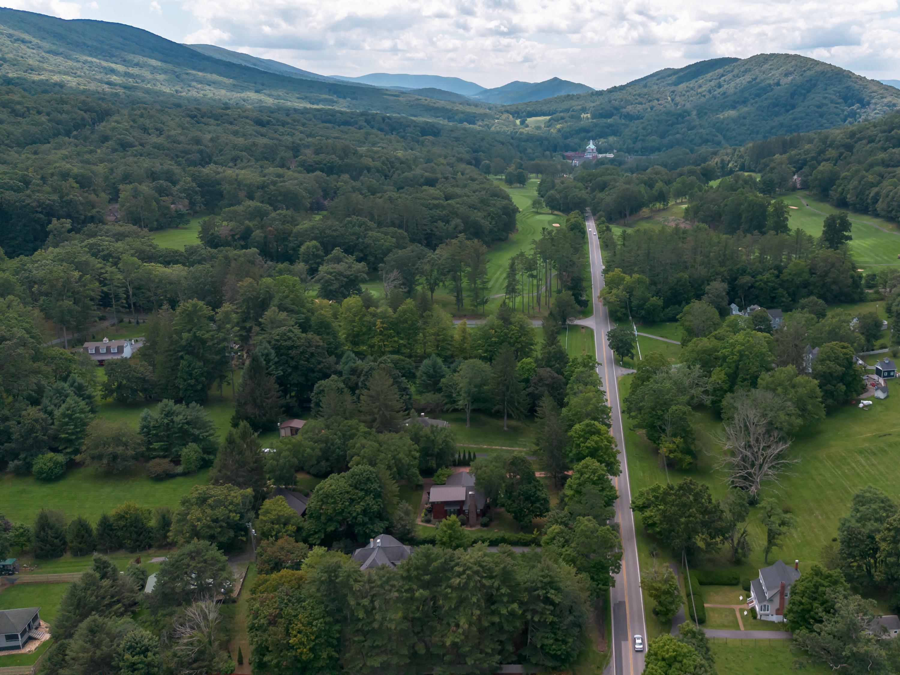 8966 SAM SNEAD HWY, HOT SPRINGS, Virginia 24445, 4 Bedrooms Bedrooms, ,2 BathroomsBathrooms,Residential,8966 SAM SNEAD HWY,681024 MLS # 681024 8966 SAM SNEAD HWY, HOT SPRINGS, Virginia 24445, 4 Bedrooms Bedrooms, ,2 BathroomsBathrooms,Residential,8966 SAM SNEAD HWY,681024 MLS # 681024