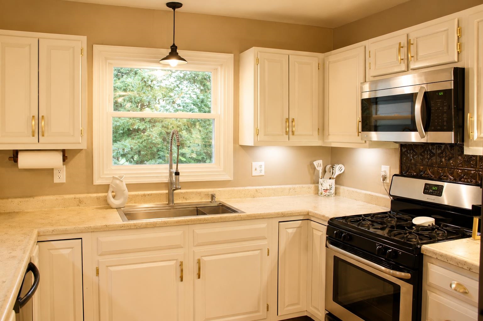 147 PLEASANT VIEW RD, STAUNTON, Virginia 24401, 3 Bedrooms Bedrooms, ,2 BathroomsBathrooms,Residential,147 PLEASANT VIEW RD,681030 MLS # 681030 147 PLEASANT VIEW RD, STAUNTON, Virginia 24401, 3 Bedrooms Bedrooms, ,2 BathroomsBathrooms,Residential,147 PLEASANT VIEW RD,681030 MLS # 681030