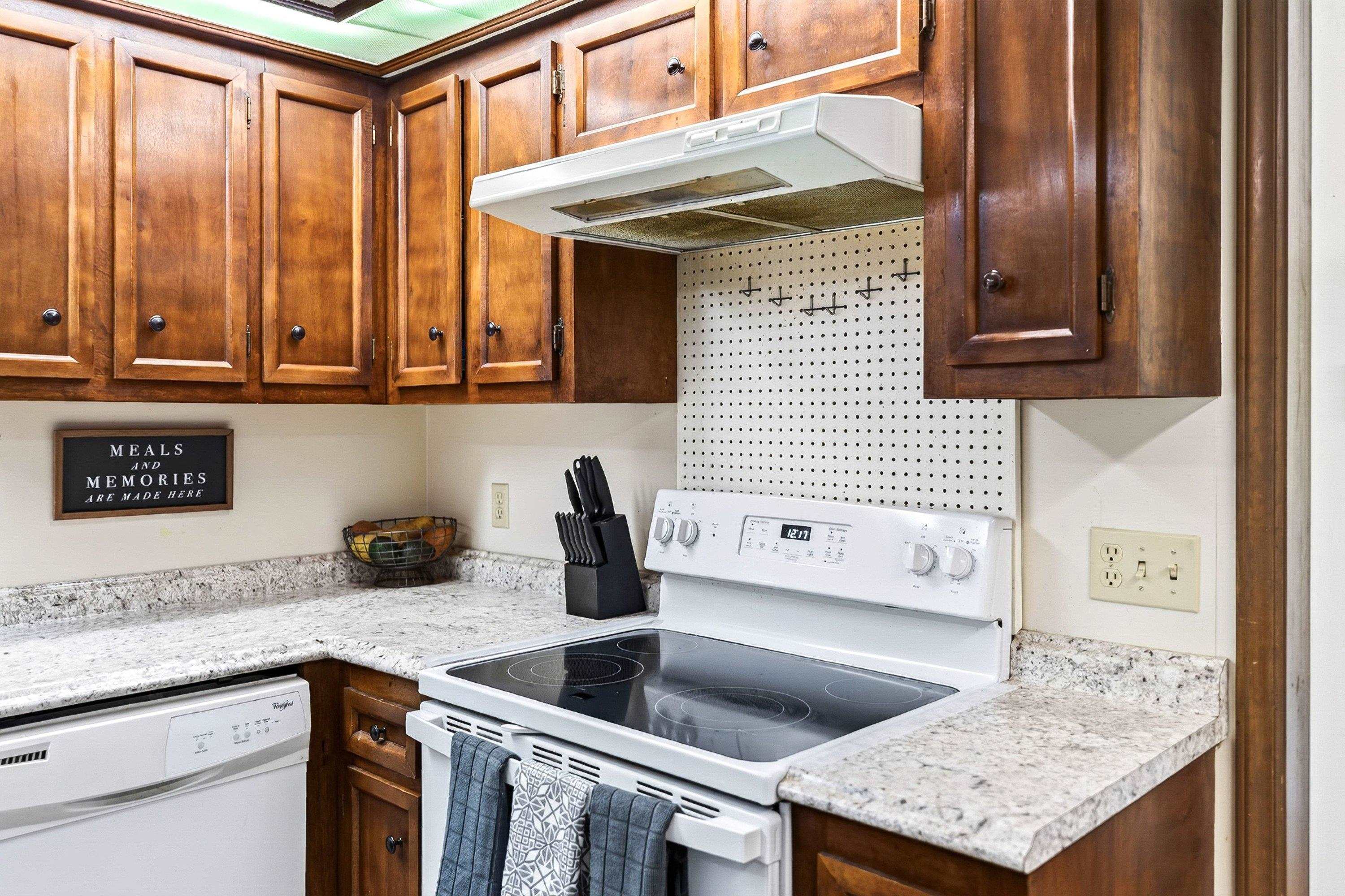 1615 CENTRAL AVE, HARRISONBURG, Virginia 22801, 5 Bedrooms Bedrooms, ,2 BathroomsBathrooms,Residential,1615 CENTRAL AVE,681032 MLS # 681032 1615 CENTRAL AVE, HARRISONBURG, Virginia 22801, 5 Bedrooms Bedrooms, ,2 BathroomsBathrooms,Residential,1615 CENTRAL AVE,681032 MLS # 681032