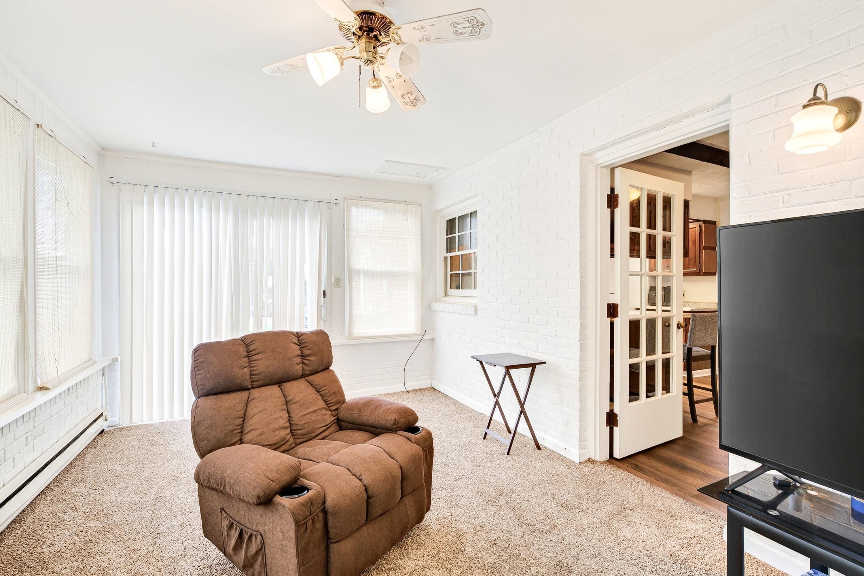 1615 CENTRAL AVE, HARRISONBURG, Virginia 22801, 5 Bedrooms Bedrooms, ,2 BathroomsBathrooms,Residential,1615 CENTRAL AVE,681032 MLS # 681032 1615 CENTRAL AVE, HARRISONBURG, Virginia 22801, 5 Bedrooms Bedrooms, ,2 BathroomsBathrooms,Residential,1615 CENTRAL AVE,681032 MLS # 681032