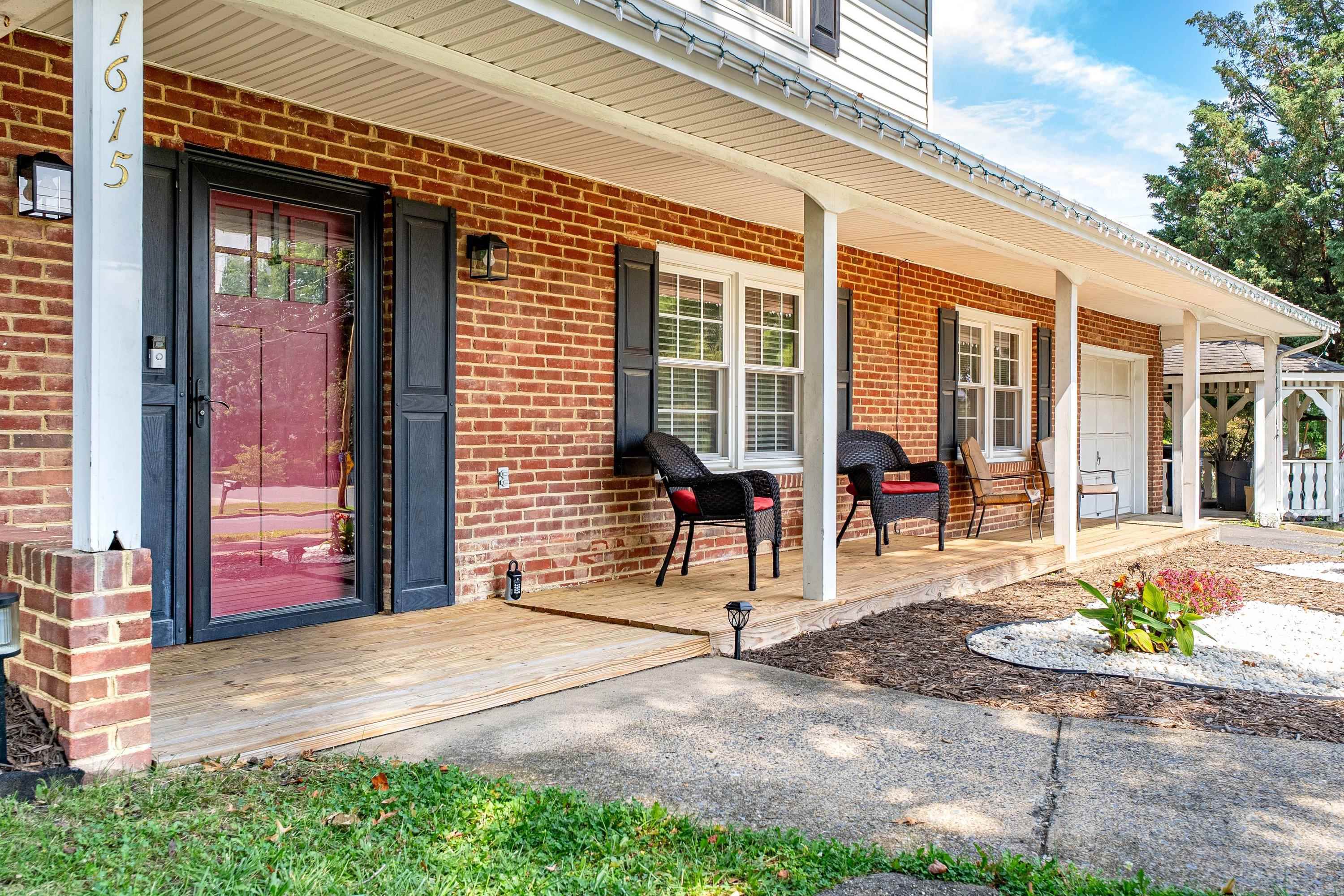 1615 CENTRAL AVE, HARRISONBURG, Virginia 22801, 5 Bedrooms Bedrooms, ,2 BathroomsBathrooms,Residential,1615 CENTRAL AVE,681032 MLS # 681032 1615 CENTRAL AVE, HARRISONBURG, Virginia 22801, 5 Bedrooms Bedrooms, ,2 BathroomsBathrooms,Residential,1615 CENTRAL AVE,681032 MLS # 681032