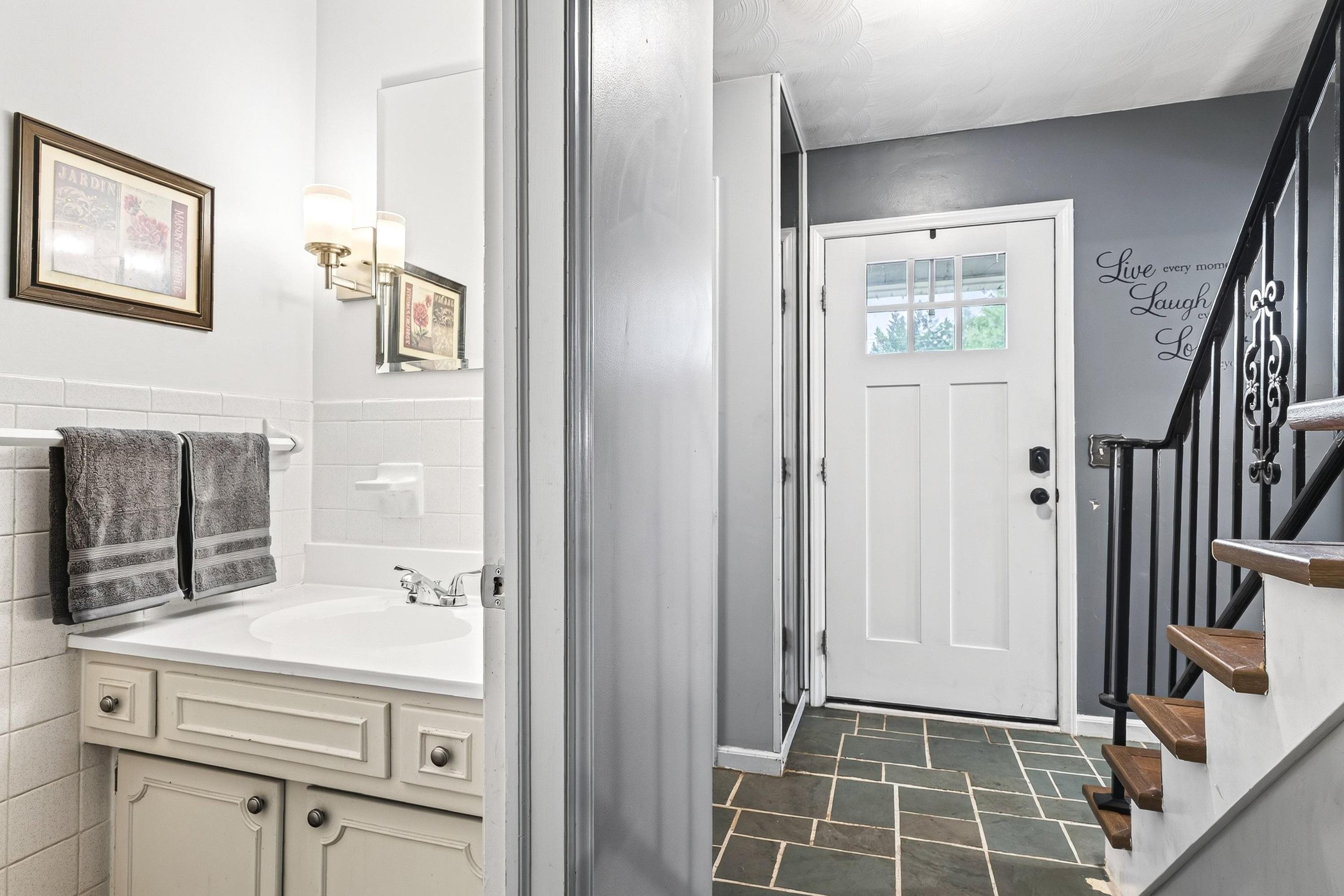 1615 CENTRAL AVE, HARRISONBURG, Virginia 22801, 5 Bedrooms Bedrooms, ,2 BathroomsBathrooms,Residential,1615 CENTRAL AVE,681032 MLS # 681032 1615 CENTRAL AVE, HARRISONBURG, Virginia 22801, 5 Bedrooms Bedrooms, ,2 BathroomsBathrooms,Residential,1615 CENTRAL AVE,681032 MLS # 681032