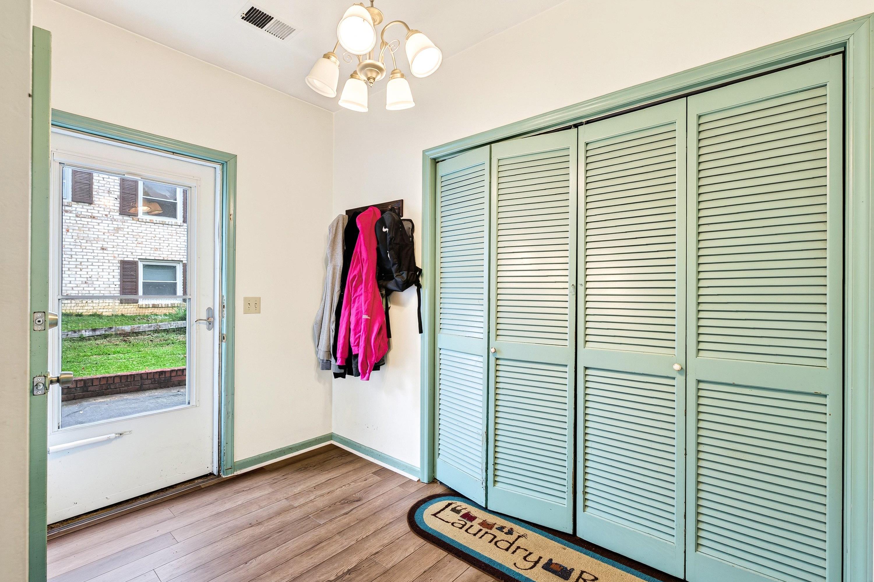 1615 CENTRAL AVE, HARRISONBURG, Virginia 22801, 5 Bedrooms Bedrooms, ,2 BathroomsBathrooms,Residential,1615 CENTRAL AVE,681032 MLS # 681032 1615 CENTRAL AVE, HARRISONBURG, Virginia 22801, 5 Bedrooms Bedrooms, ,2 BathroomsBathrooms,Residential,1615 CENTRAL AVE,681032 MLS # 681032