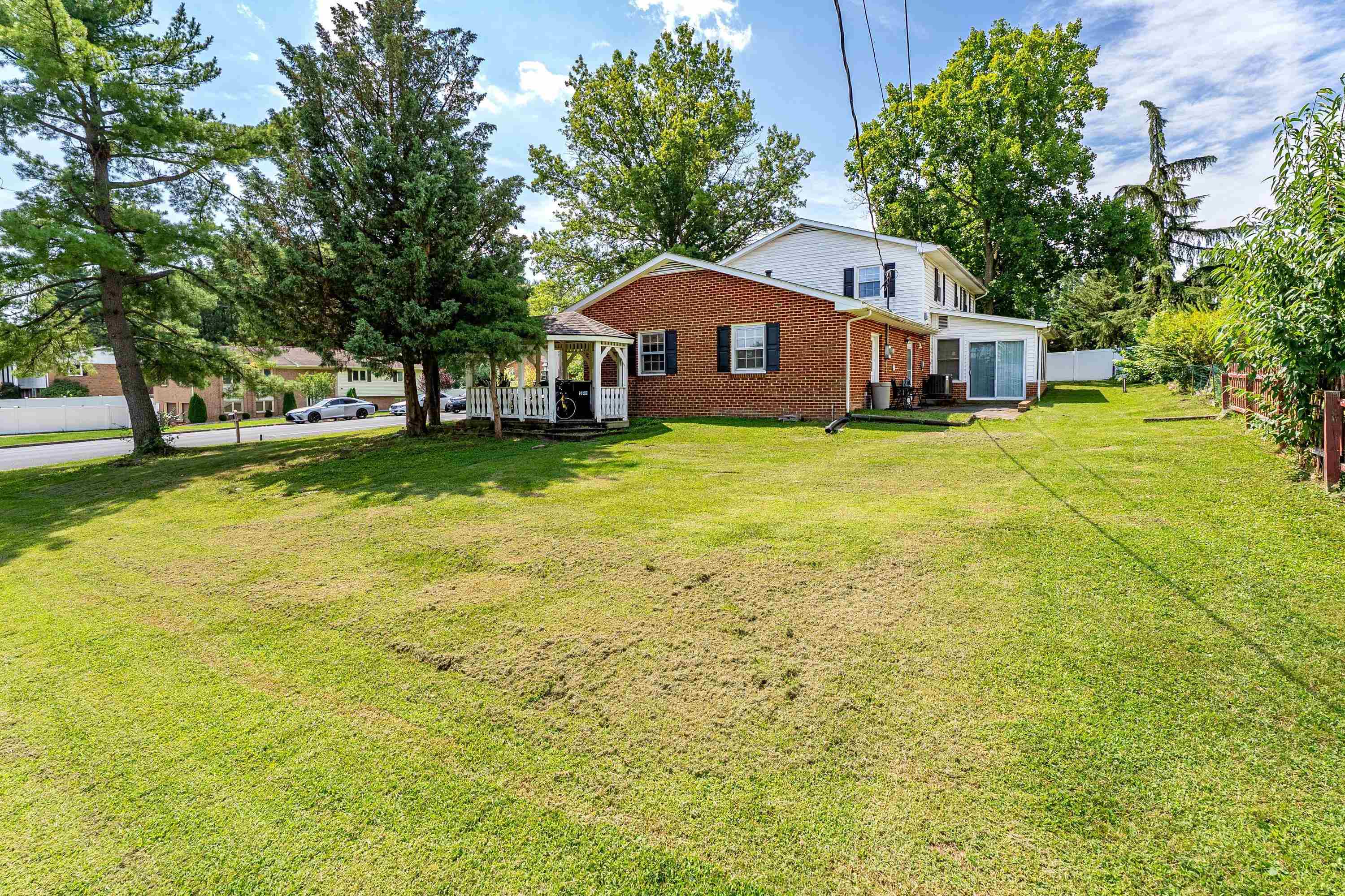 1615 CENTRAL AVE, HARRISONBURG, Virginia 22801, 5 Bedrooms Bedrooms, ,2 BathroomsBathrooms,Residential,1615 CENTRAL AVE,681032 MLS # 681032 1615 CENTRAL AVE, HARRISONBURG, Virginia 22801, 5 Bedrooms Bedrooms, ,2 BathroomsBathrooms,Residential,1615 CENTRAL AVE,681032 MLS # 681032