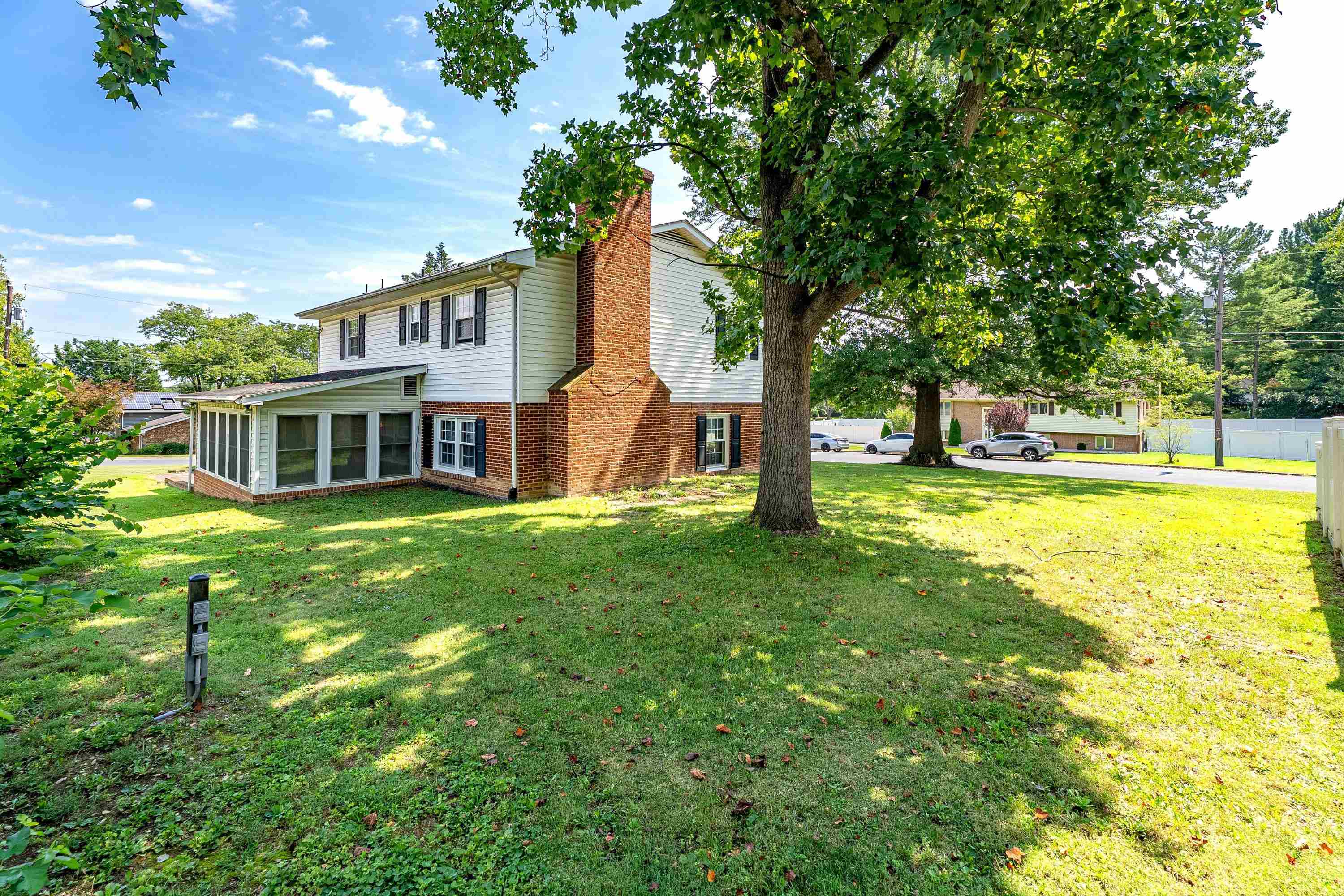 1615 CENTRAL AVE, HARRISONBURG, Virginia 22801, 5 Bedrooms Bedrooms, ,2 BathroomsBathrooms,Residential,1615 CENTRAL AVE,681032 MLS # 681032 1615 CENTRAL AVE, HARRISONBURG, Virginia 22801, 5 Bedrooms Bedrooms, ,2 BathroomsBathrooms,Residential,1615 CENTRAL AVE,681032 MLS # 681032