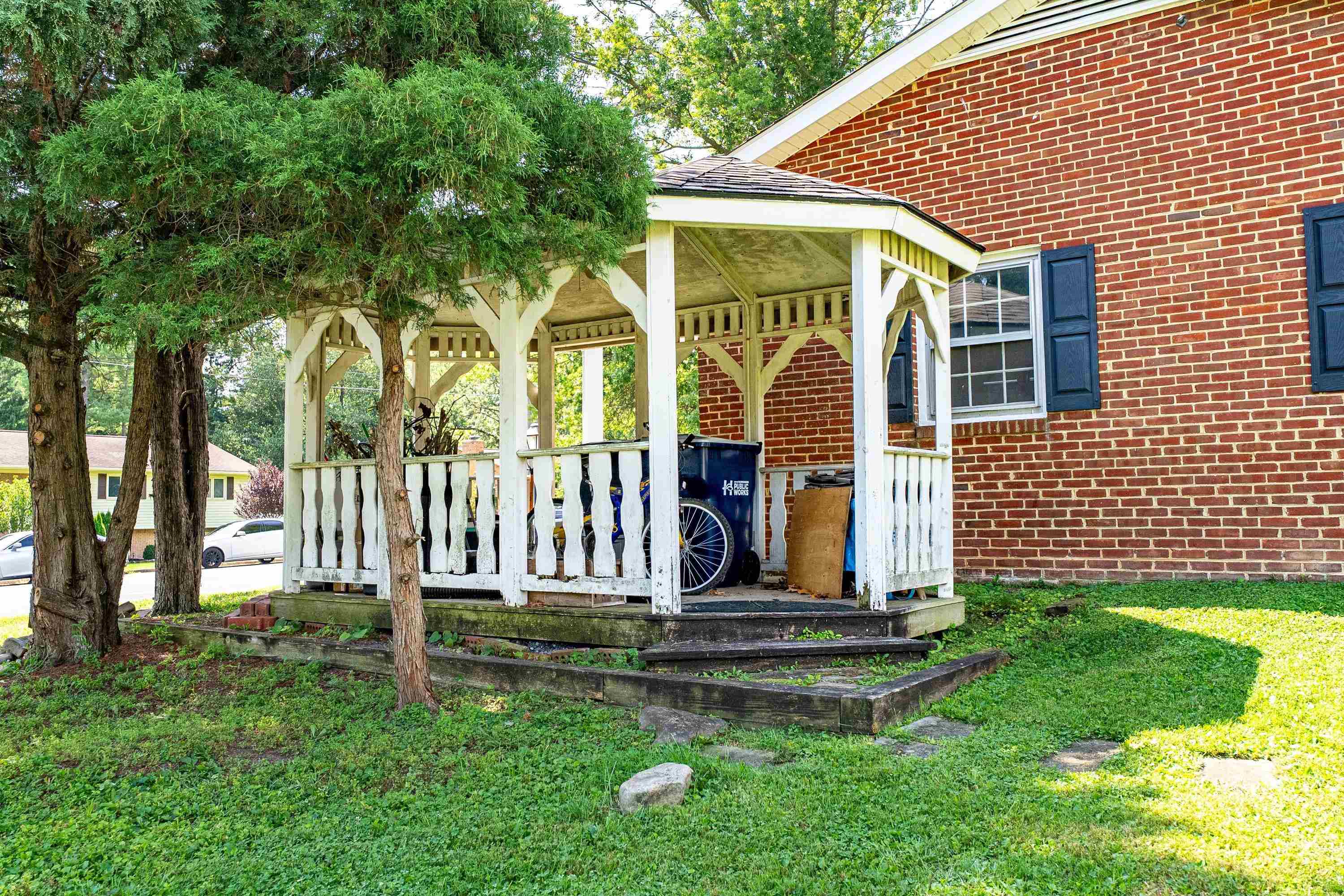 1615 CENTRAL AVE, HARRISONBURG, Virginia 22801, 5 Bedrooms Bedrooms, ,2 BathroomsBathrooms,Residential,1615 CENTRAL AVE,681032 MLS # 681032 1615 CENTRAL AVE, HARRISONBURG, Virginia 22801, 5 Bedrooms Bedrooms, ,2 BathroomsBathrooms,Residential,1615 CENTRAL AVE,681032 MLS # 681032