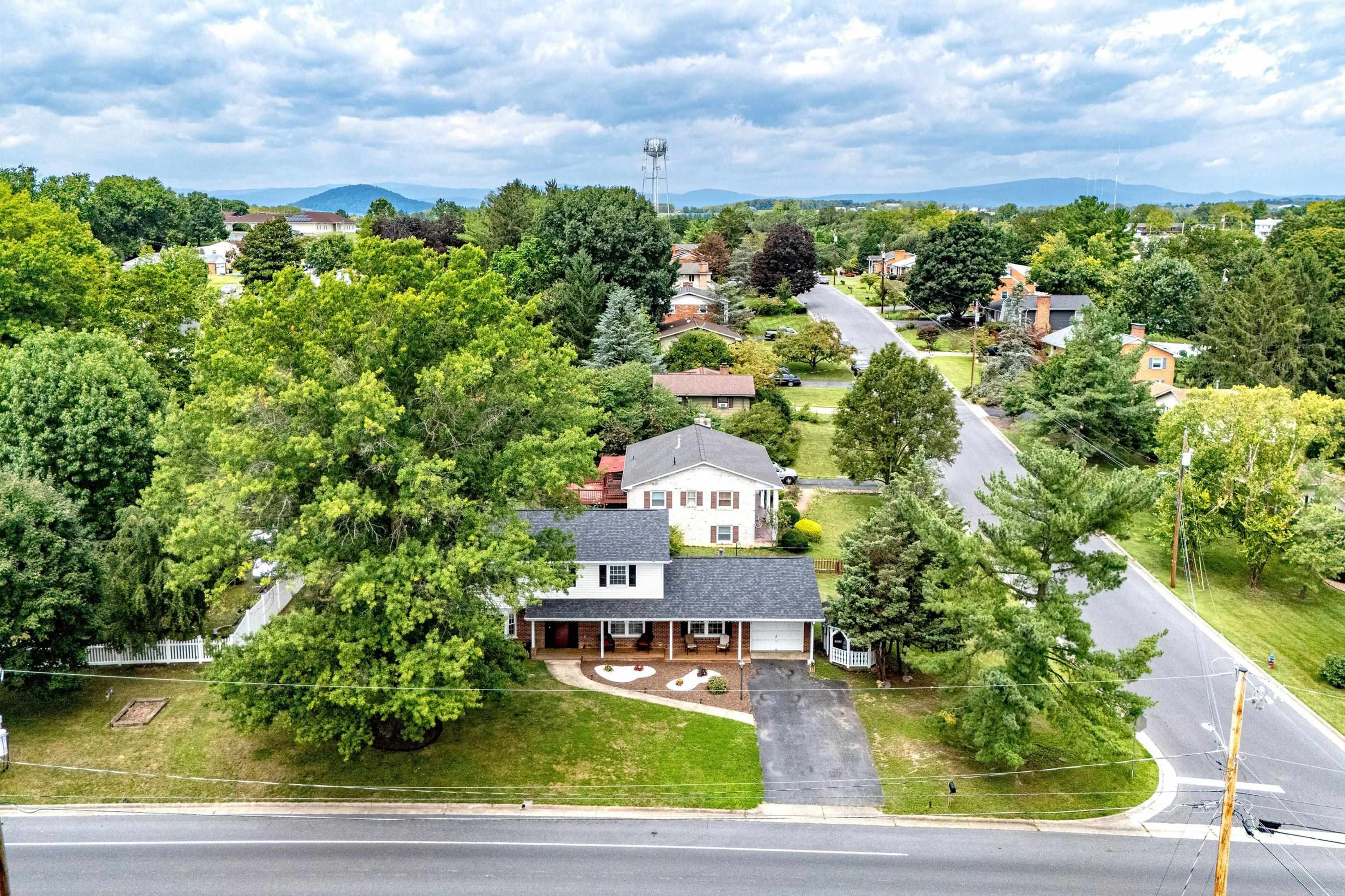 1615 CENTRAL AVE, HARRISONBURG, Virginia 22801, 5 Bedrooms Bedrooms, ,2 BathroomsBathrooms,Residential,1615 CENTRAL AVE,681032 MLS # 681032 1615 CENTRAL AVE, HARRISONBURG, Virginia 22801, 5 Bedrooms Bedrooms, ,2 BathroomsBathrooms,Residential,1615 CENTRAL AVE,681032 MLS # 681032