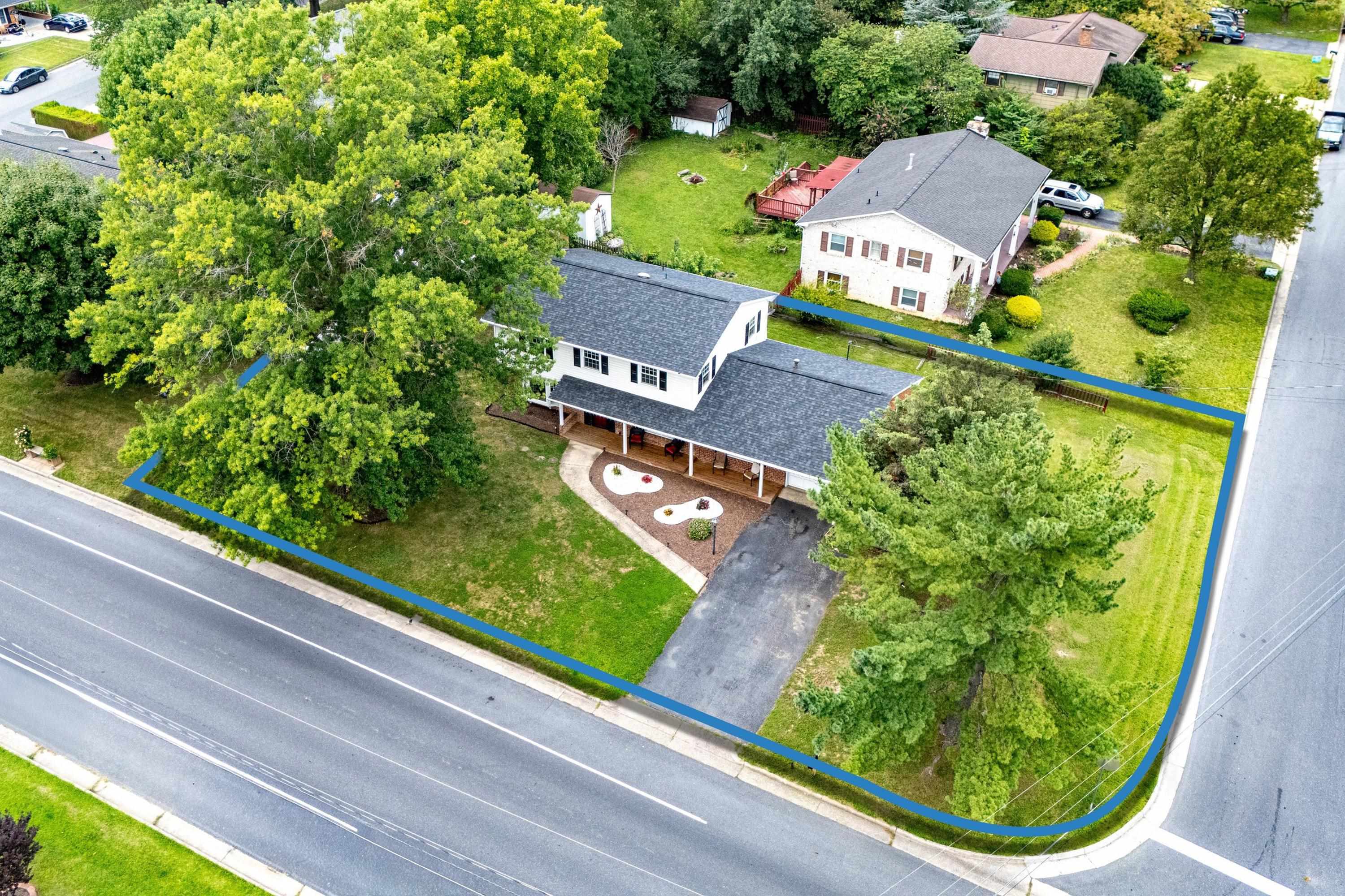 1615 CENTRAL AVE, HARRISONBURG, Virginia 22801, 5 Bedrooms Bedrooms, ,2 BathroomsBathrooms,Residential,1615 CENTRAL AVE,681032 MLS # 681032 1615 CENTRAL AVE, HARRISONBURG, Virginia 22801, 5 Bedrooms Bedrooms, ,2 BathroomsBathrooms,Residential,1615 CENTRAL AVE,681032 MLS # 681032