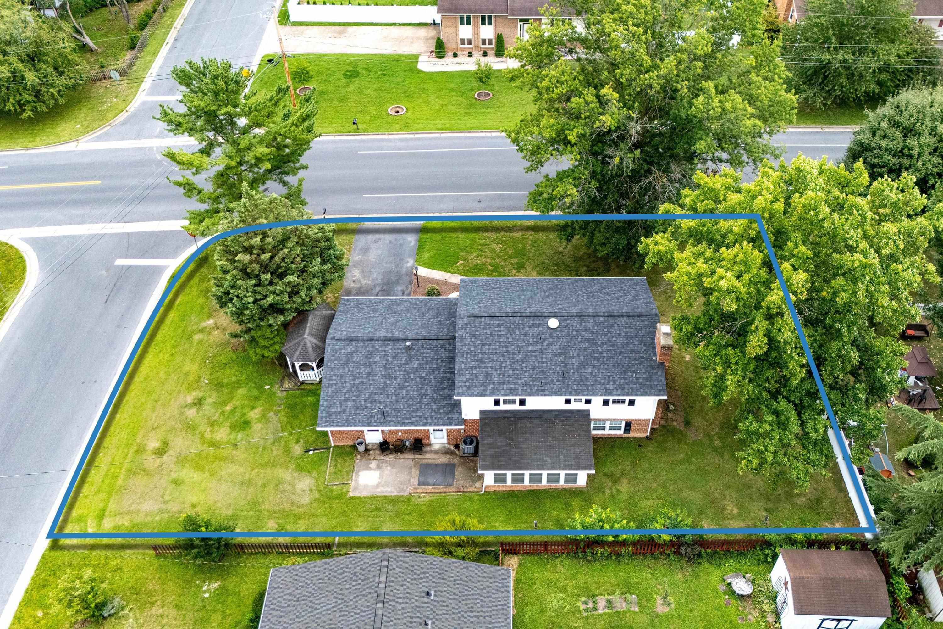 1615 CENTRAL AVE, HARRISONBURG, Virginia 22801, 5 Bedrooms Bedrooms, ,2 BathroomsBathrooms,Residential,1615 CENTRAL AVE,681032 MLS # 681032 1615 CENTRAL AVE, HARRISONBURG, Virginia 22801, 5 Bedrooms Bedrooms, ,2 BathroomsBathrooms,Residential,1615 CENTRAL AVE,681032 MLS # 681032
