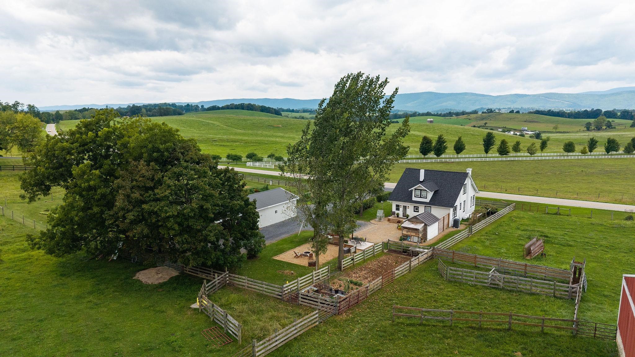 3392 MIDDLEBROOK RD, STAUNTON, Virginia 24401, 3 Bedrooms Bedrooms, ,2 BathroomsBathrooms,Residential,3392 MIDDLEBROOK RD,681034 MLS # 681034 3392 MIDDLEBROOK RD, STAUNTON, Virginia 24401, 3 Bedrooms Bedrooms, ,2 BathroomsBathrooms,Residential,3392 MIDDLEBROOK RD,681034 MLS # 681034
