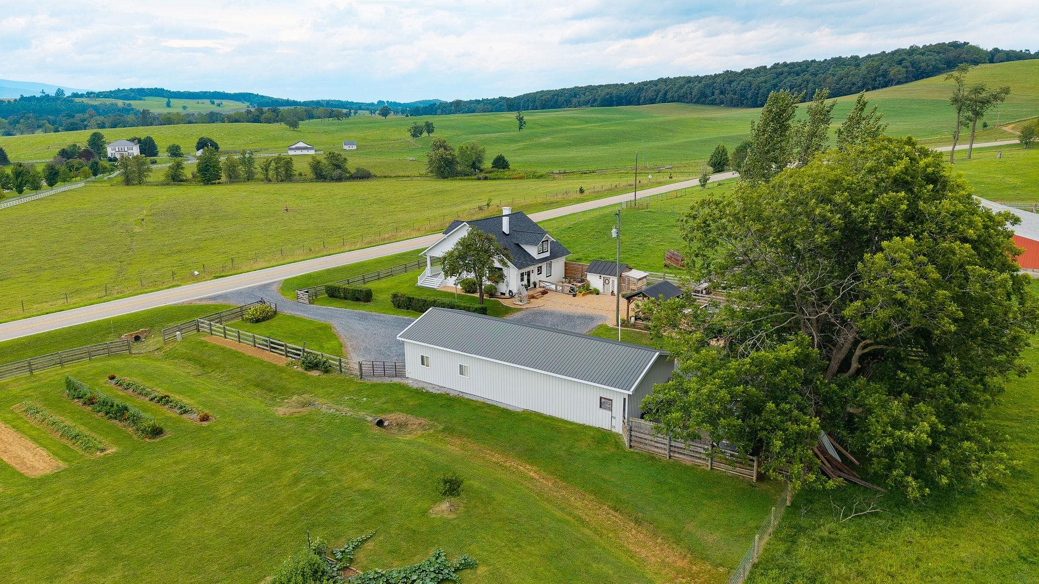 3392 MIDDLEBROOK RD, STAUNTON, Virginia 24401, 3 Bedrooms Bedrooms, ,2 BathroomsBathrooms,Residential,3392 MIDDLEBROOK RD,681034 MLS # 681034 3392 MIDDLEBROOK RD, STAUNTON, Virginia 24401, 3 Bedrooms Bedrooms, ,2 BathroomsBathrooms,Residential,3392 MIDDLEBROOK RD,681034 MLS # 681034
