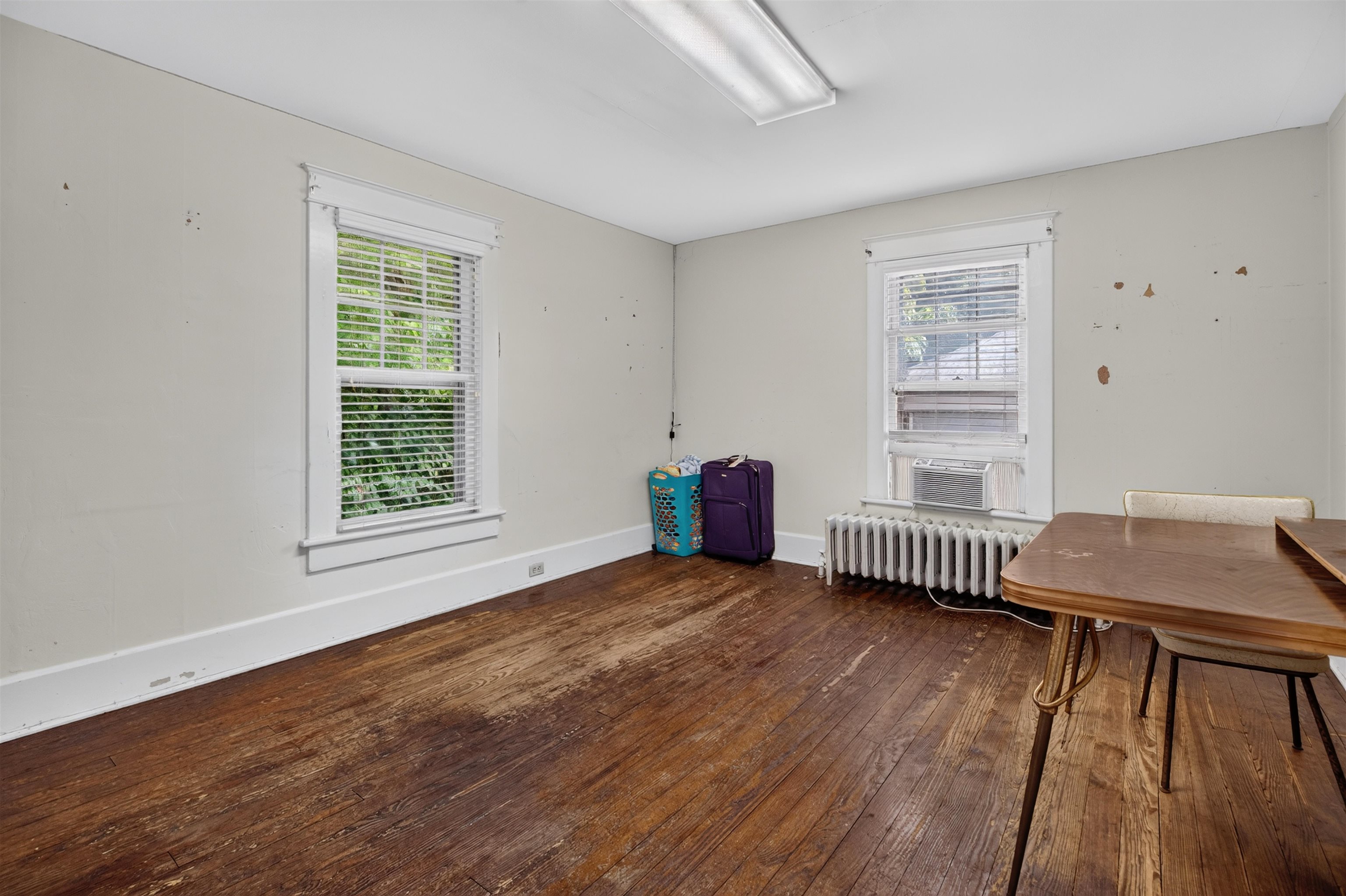 237 SYCAMORE ST, STAUNTON, Virginia 24401, 3 Bedrooms Bedrooms, ,1 BathroomBathrooms,Residential,237 SYCAMORE ST,681037 MLS # 681037