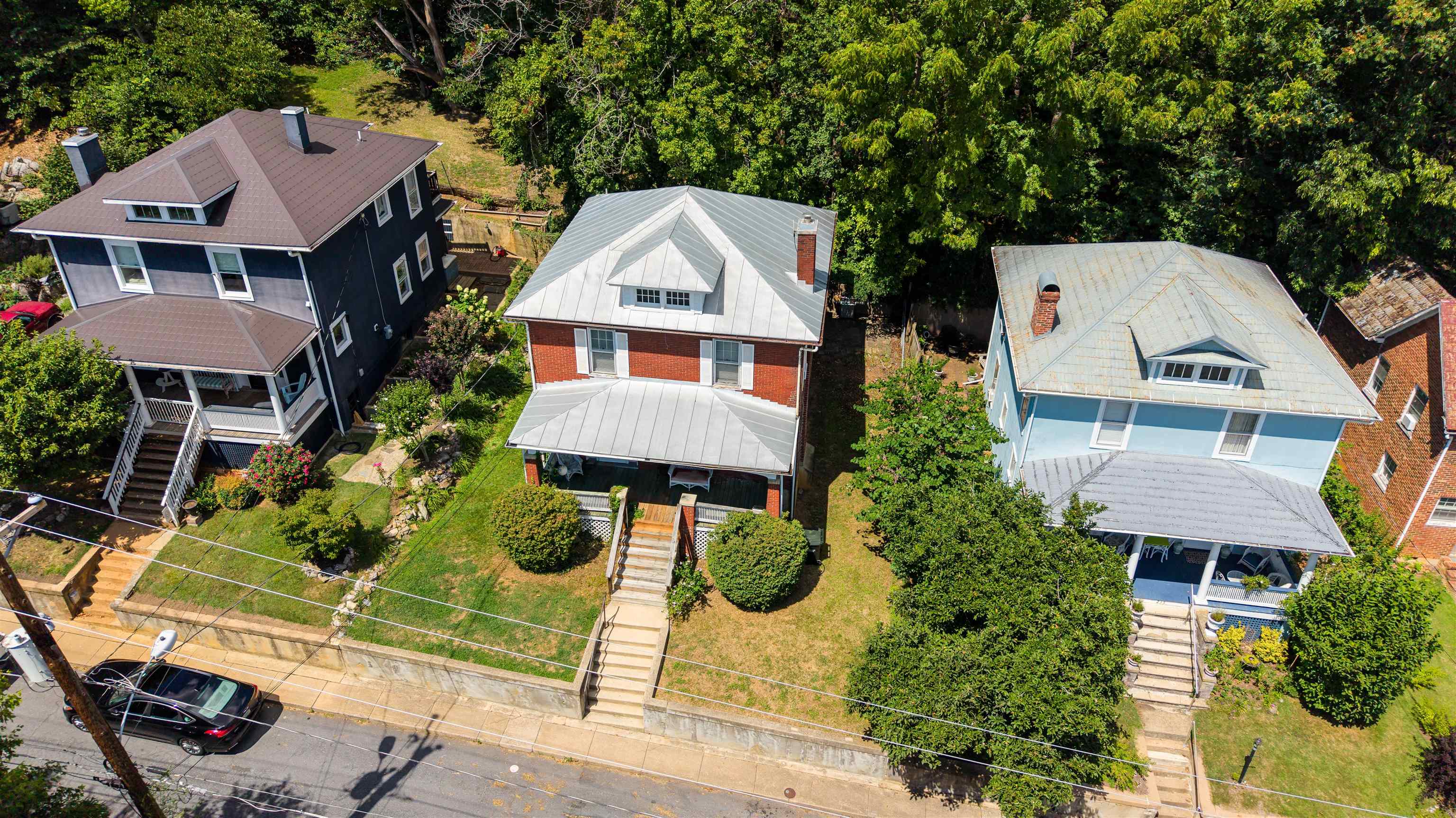 237 SYCAMORE ST, STAUNTON, Virginia 24401, 3 Bedrooms Bedrooms, ,1 BathroomBathrooms,Residential,237 SYCAMORE ST,681037 MLS # 681037