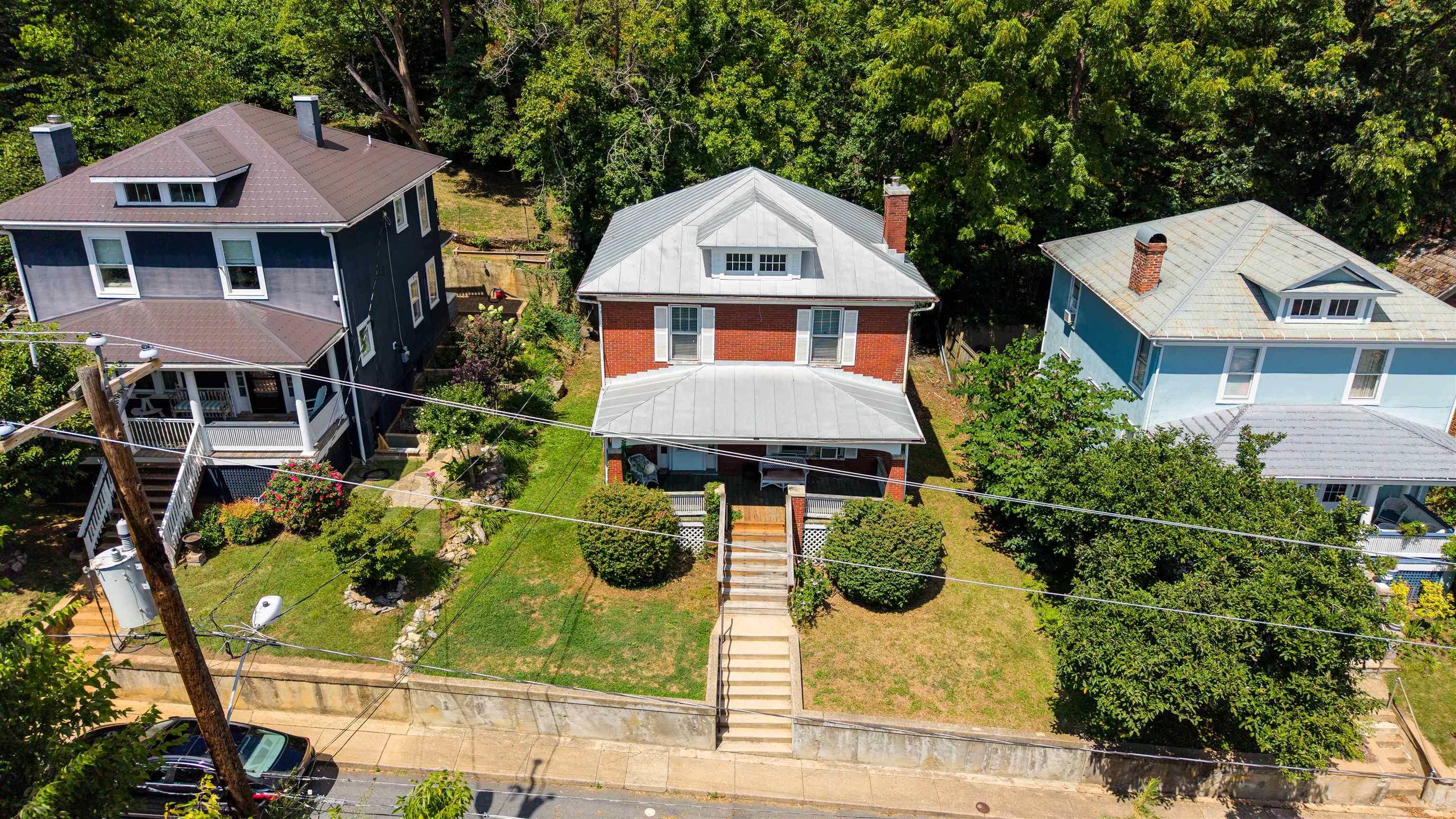 237 SYCAMORE ST, STAUNTON, Virginia 24401, 3 Bedrooms Bedrooms, ,1 BathroomBathrooms,Residential,237 SYCAMORE ST,681037 MLS # 681037