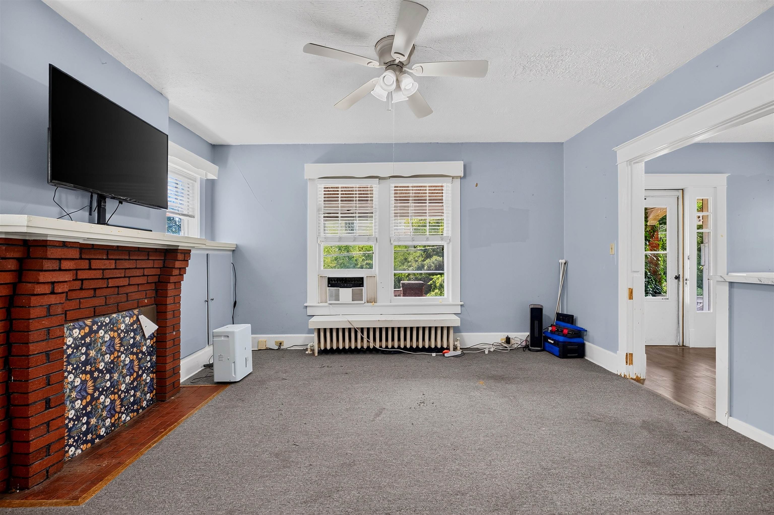 237 SYCAMORE ST, STAUNTON, Virginia 24401, 3 Bedrooms Bedrooms, ,1 BathroomBathrooms,Residential,237 SYCAMORE ST,681037 MLS # 681037