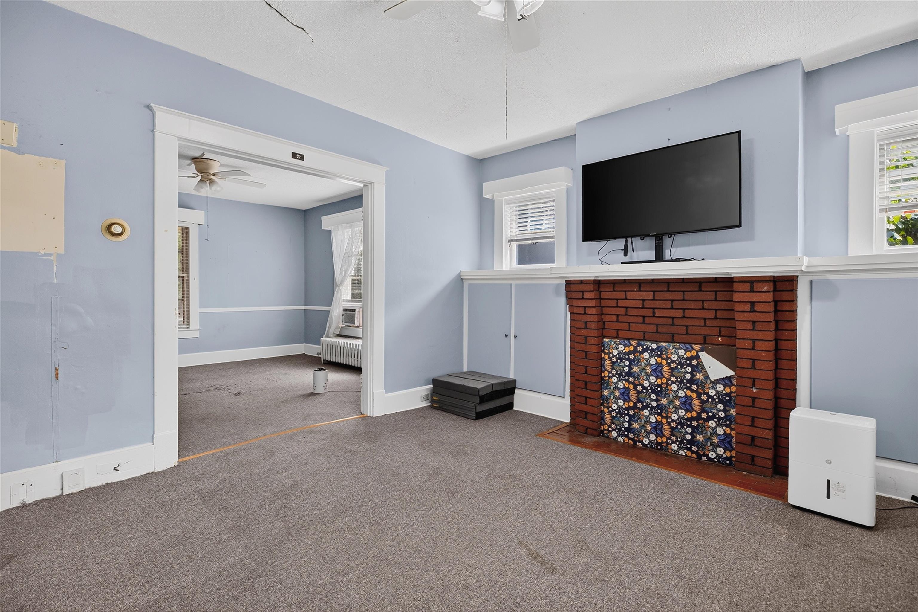 237 SYCAMORE ST, STAUNTON, Virginia 24401, 3 Bedrooms Bedrooms, ,1 BathroomBathrooms,Residential,237 SYCAMORE ST,681037 MLS # 681037