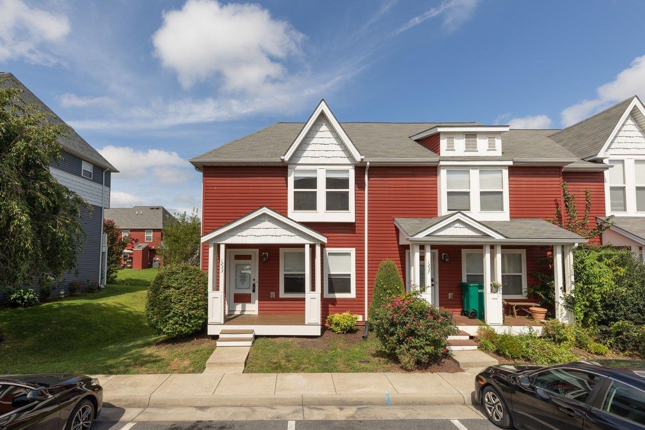 1233 FROST PL, HARRISONBURG, Virginia 22802, 3 Bedrooms Bedrooms, ,3 BathroomsBathrooms,Residential,1233 FROST PL,681038 MLS # 681038 1233 FROST PL, HARRISONBURG, Virginia 22802, 3 Bedrooms Bedrooms, ,3 BathroomsBathrooms,Residential,1233 FROST PL,681038 MLS # 681038