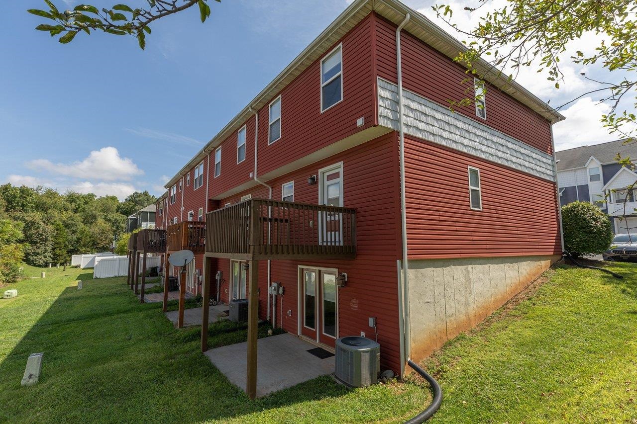 1233 FROST PL, HARRISONBURG, Virginia 22802, 3 Bedrooms Bedrooms, ,3 BathroomsBathrooms,Residential,1233 FROST PL,681038 MLS # 681038 1233 FROST PL, HARRISONBURG, Virginia 22802, 3 Bedrooms Bedrooms, ,3 BathroomsBathrooms,Residential,1233 FROST PL,681038 MLS # 681038