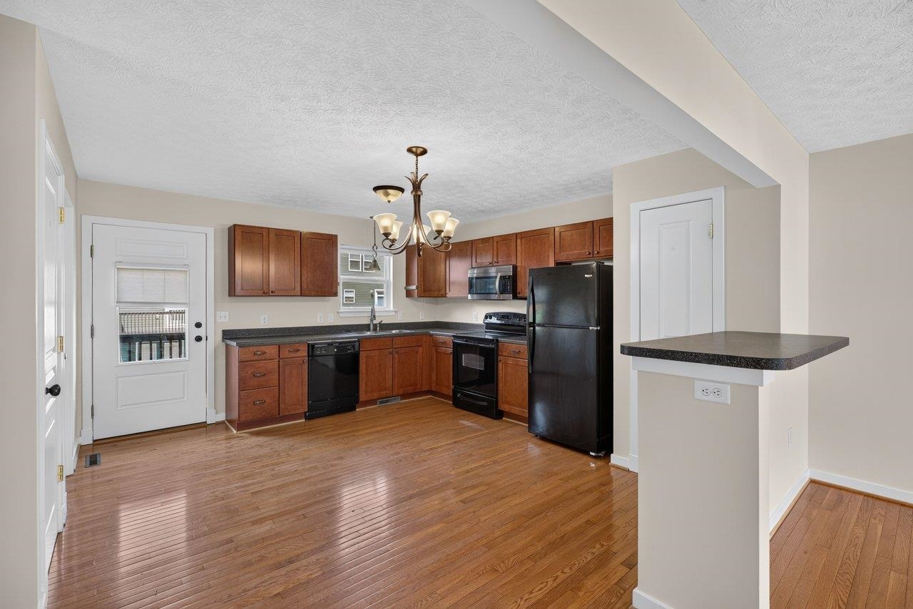 1233 FROST PL, HARRISONBURG, Virginia 22802, 3 Bedrooms Bedrooms, ,3 BathroomsBathrooms,Residential,1233 FROST PL,681038 MLS # 681038 1233 FROST PL, HARRISONBURG, Virginia 22802, 3 Bedrooms Bedrooms, ,3 BathroomsBathrooms,Residential,1233 FROST PL,681038 MLS # 681038