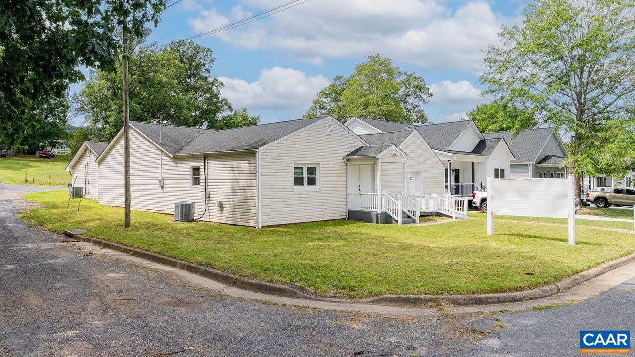 1532 2ND ST, WAYNESBORO, Virginia 22980, 3 Bedrooms Bedrooms, ,1 BathroomBathrooms,Residential,BLOCK 161 LOT 8 & E PT OF 7 BCMM&L,1532 2ND ST,681041 MLS # 681041 1532 2ND ST, WAYNESBORO, Virginia 22980, 3 Bedrooms Bedrooms, ,1 BathroomBathrooms,Residential,BLOCK 161 LOT 8 & E PT OF 7 BCMM&L,1532 2ND ST,681041 MLS # 681041