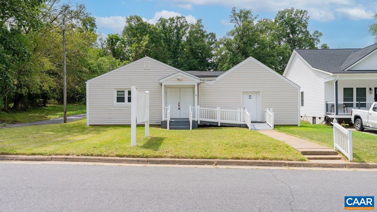 1532 2ND ST, WAYNESBORO, Virginia 22980, 3 Bedrooms Bedrooms, ,1 BathroomBathrooms,Residential,BLOCK 161 LOT 8 & E PT OF 7 BCMM&L,1532 2ND ST,681041 MLS # 681041 1532 2ND ST, WAYNESBORO, Virginia 22980, 3 Bedrooms Bedrooms, ,1 BathroomBathrooms,Residential,BLOCK 161 LOT 8 & E PT OF 7 BCMM&L,1532 2ND ST,681041 MLS # 681041