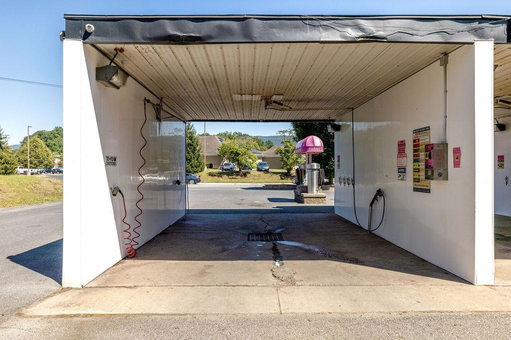 100 EAST AVE, WAYNESBORO, Virginia 22980, ,Commercial,100 EAST AVE,681050 MLS # 681050 100 EAST AVE, WAYNESBORO, Virginia 22980, ,Commercial,100 EAST AVE,681050 MLS # 681050