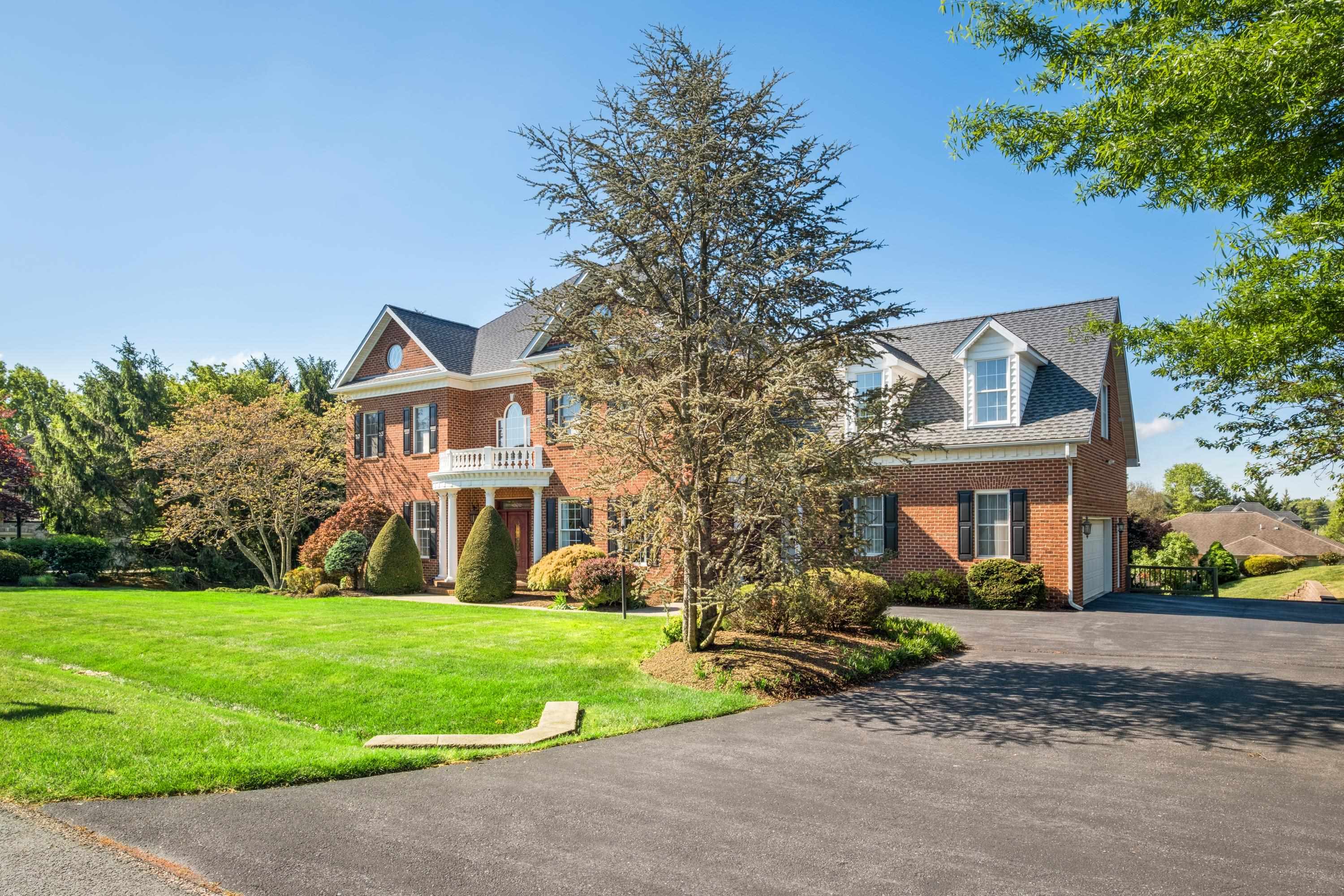 2945 BROOKSTONE DR, ROCKINGHAM, Virginia 22801, 5 Bedrooms Bedrooms, ,5 BathroomsBathrooms,Residential,Trobaugh,2945 BROOKSTONE DR,678111 MLS # 678111 2945 BROOKSTONE DR, ROCKINGHAM, Virginia 22801, 5 Bedrooms Bedrooms, ,5 BathroomsBathrooms,Residential,Trobaugh,2945 BROOKSTONE DR,678111 MLS # 678111