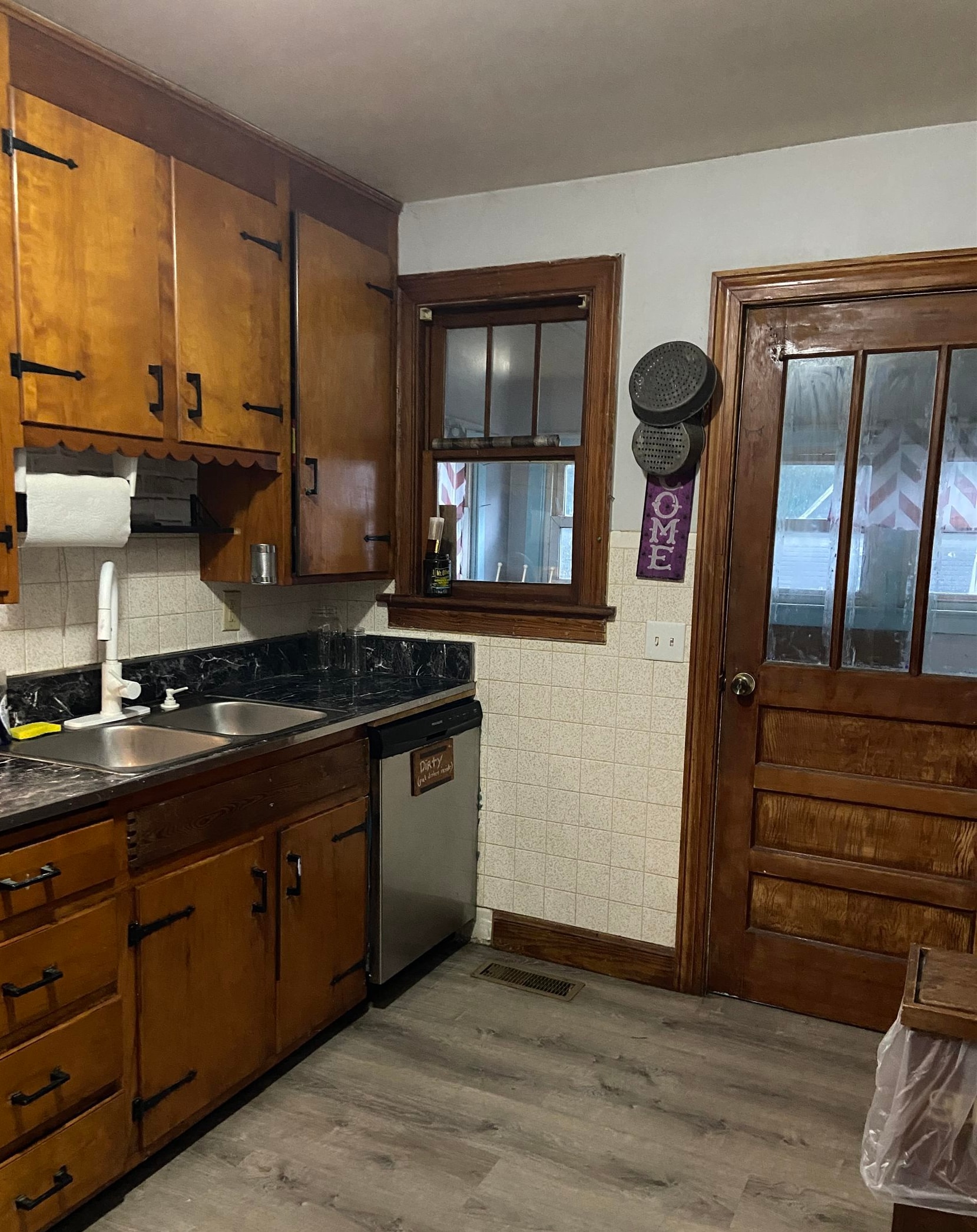 301 GRUBERT AVE, STAUNTON, Virginia 24401, 2 Bedrooms Bedrooms, ,1 BathroomBathrooms,Residential,301 GRUBERT AVE,679862 MLS # 679862